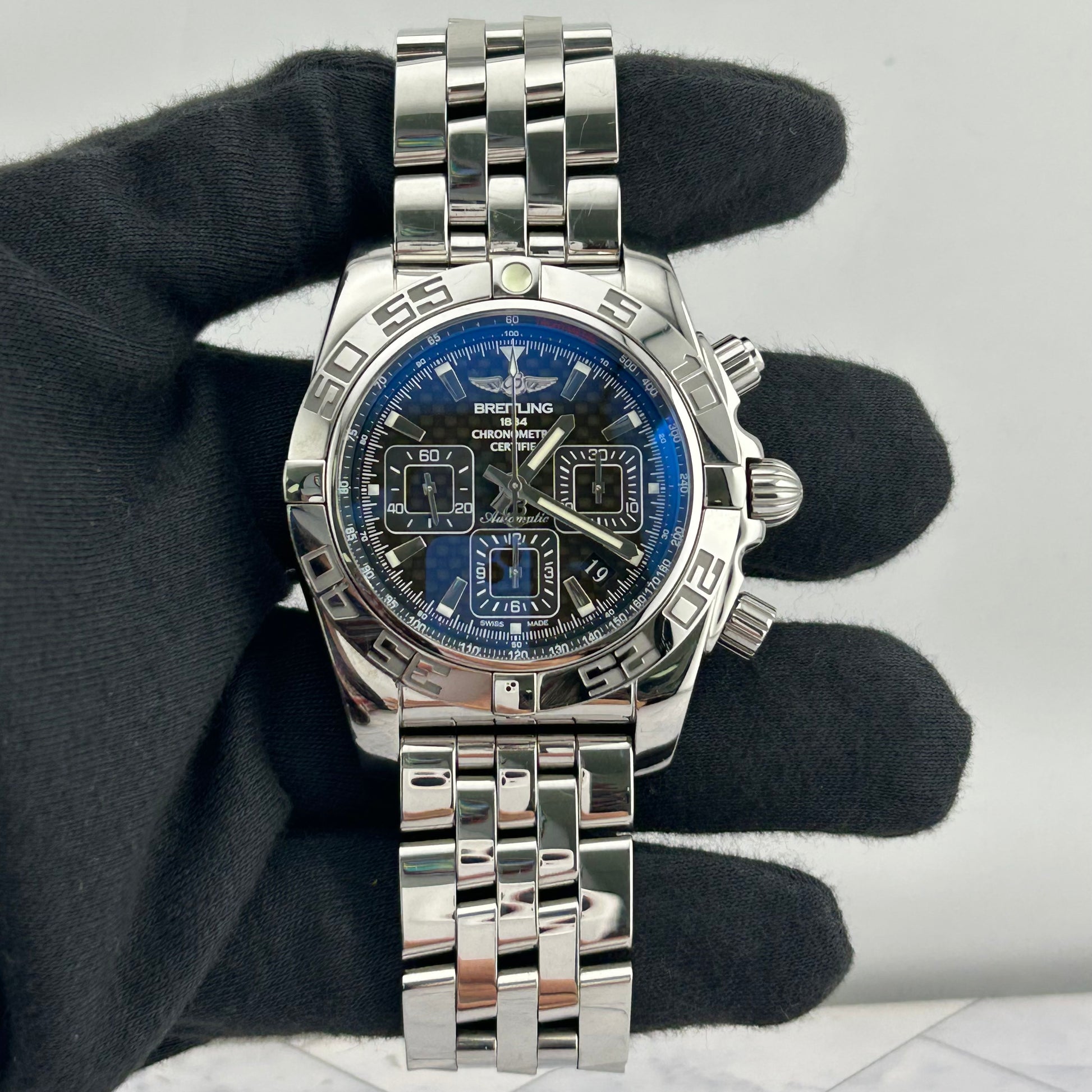Breitling Chronomat Black Carbon Dial on Stainless Steel Ref. AB0110/AB0110121B2A1 Card 2018 — view 2