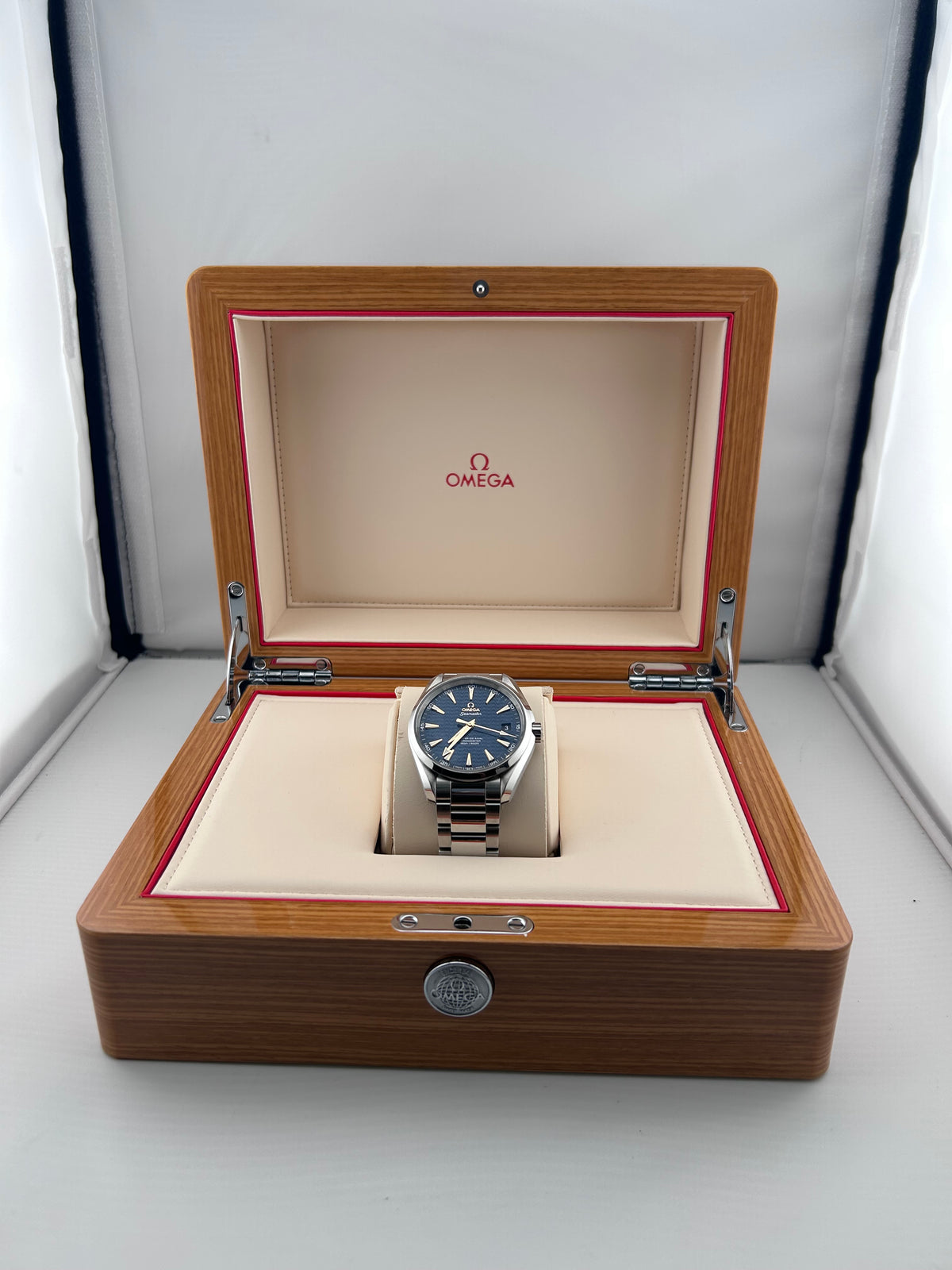 Omega Aqua Terra Blue Sun Brushed Dial on Stainless Steel Ref. 231.10.42.21.03.006 Card 2020 — view 7