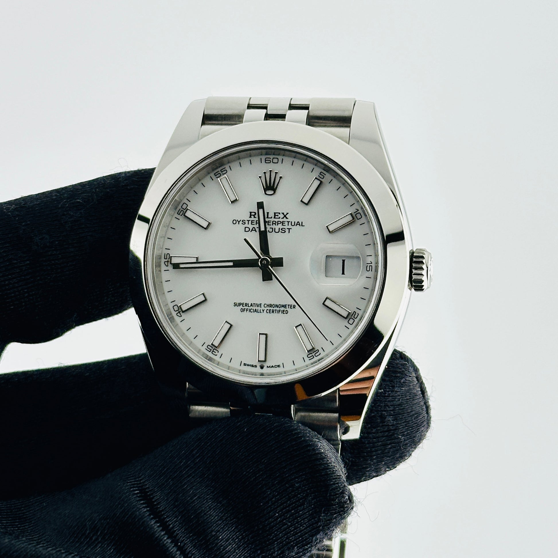 Rolex Datejust White Index Dial on Jubilee Ref. 126300 Card 2024 — view 3