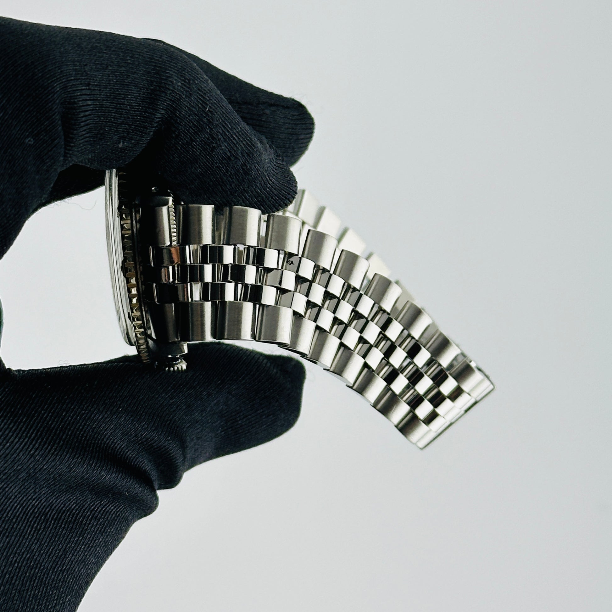 Rolex Datejust Thunderbird Silver Stick Dial on Jubilee Ref. 1625 — view 4