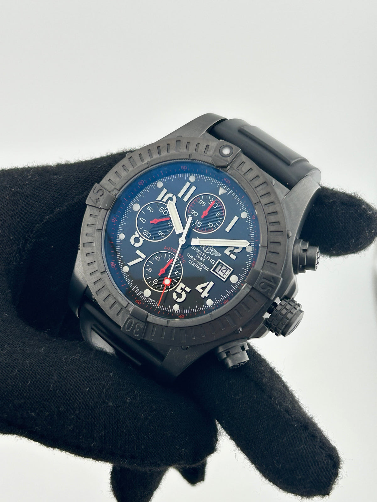 Breitling Super Avenger Black Dial on Rubber Ref. M13370 Complete 2010 — view 3