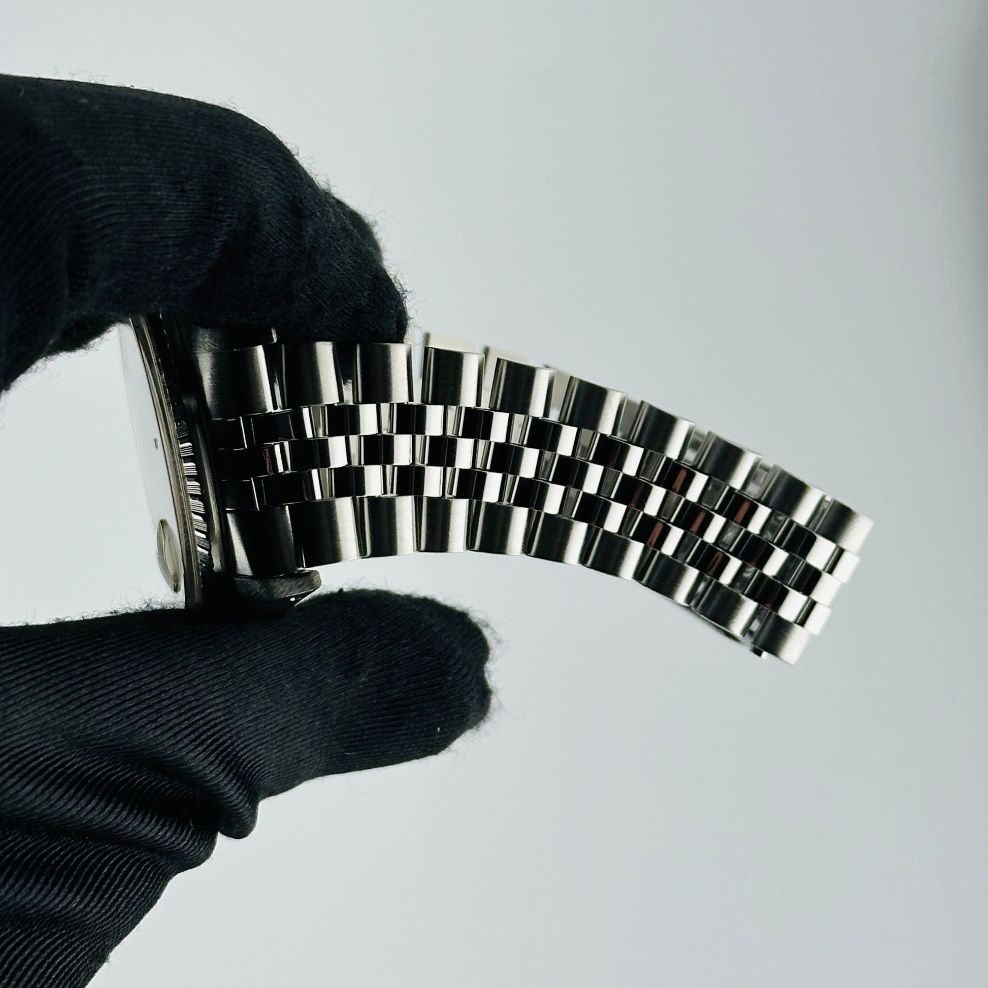Rolex Datejust Silver Stick Dial on Jubilee Ref. 16220 1991 — view 4
