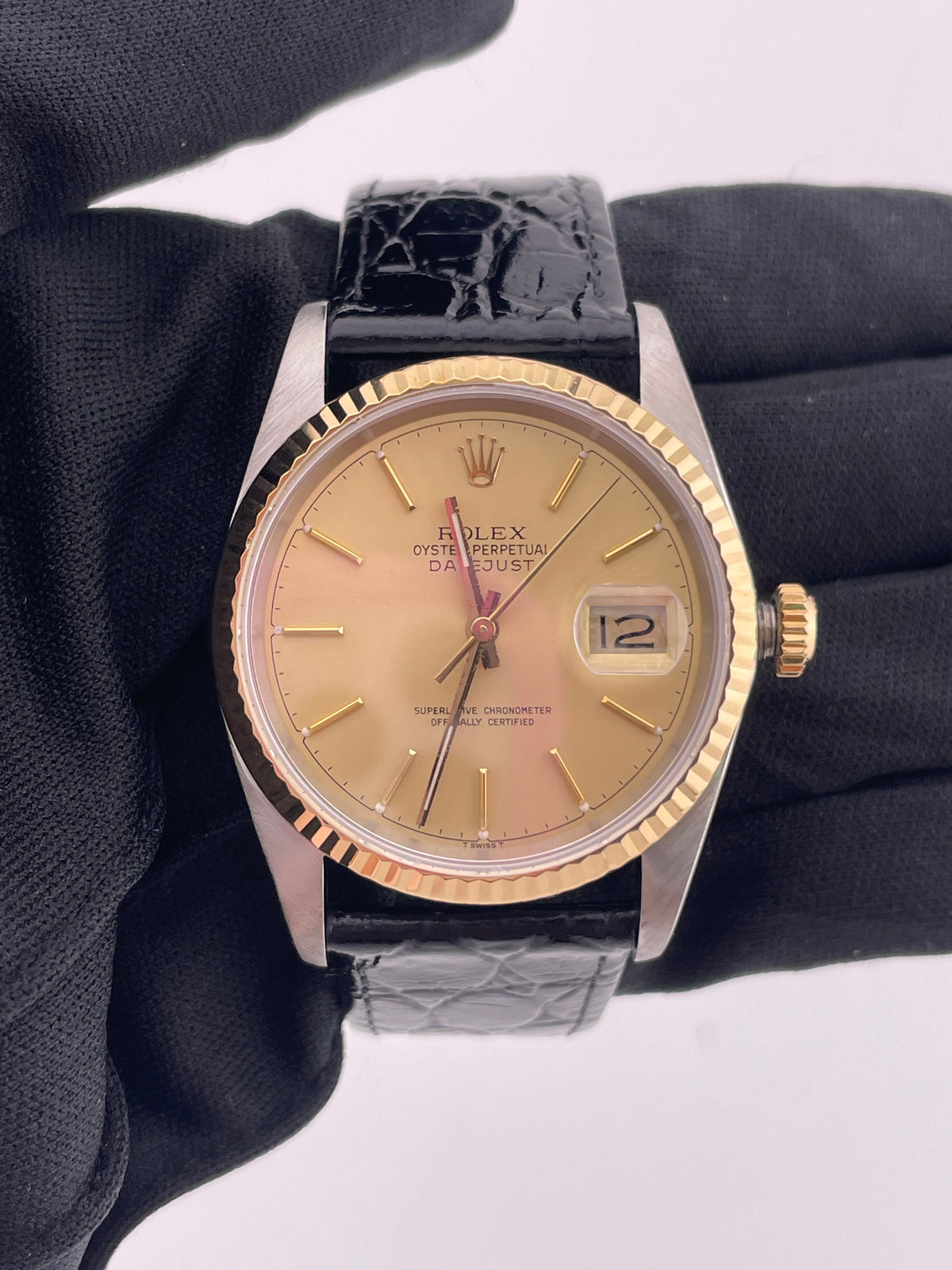 Rolex Datejust 36 Champagne Stick Dial on Generic Black Leather Strap Ref. 16233 1988 — view 2