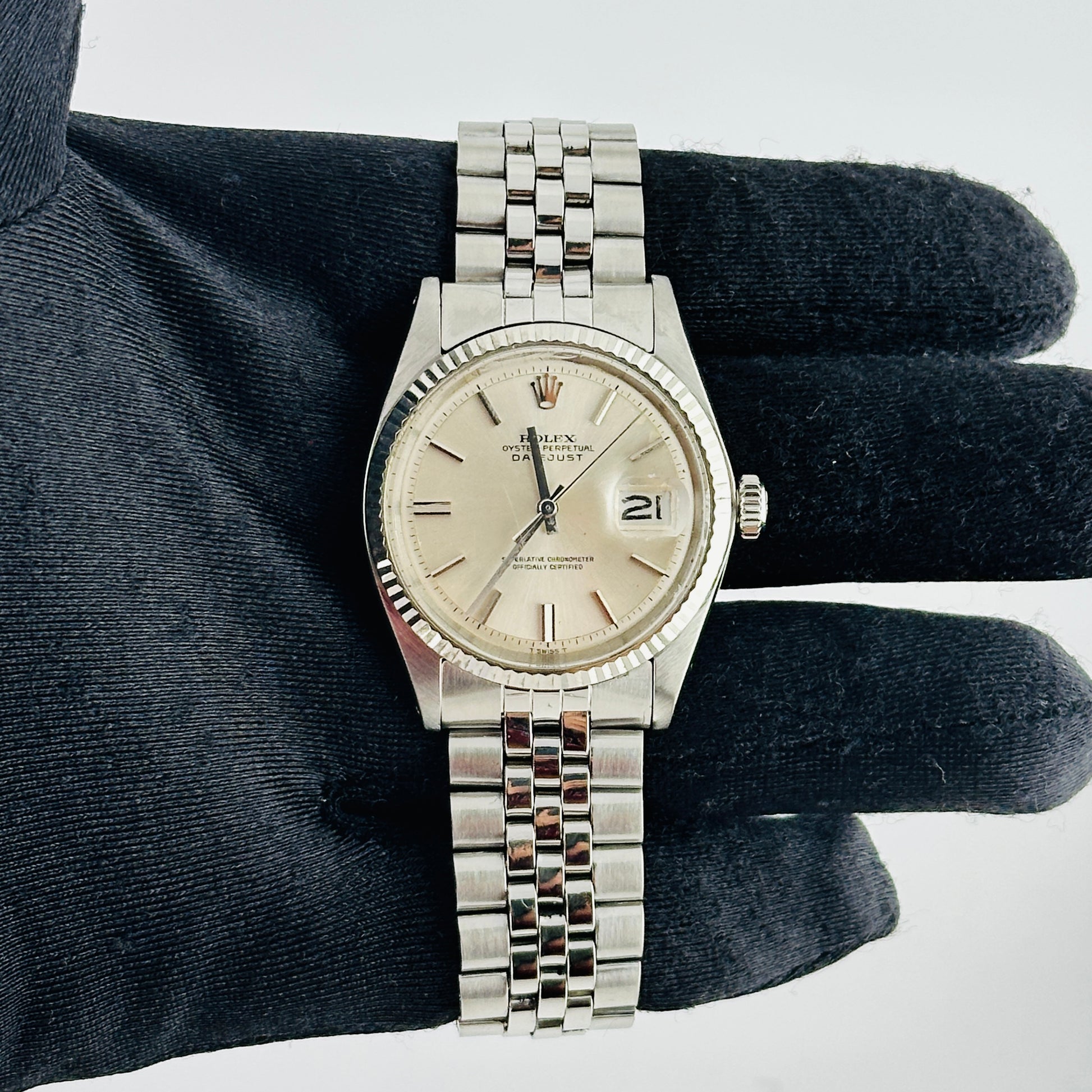 Rolex Datejust Silver Stick / Has Spots Dial on Folded Jubilee Bracelet Ref. 1601/4 1970 — view 2