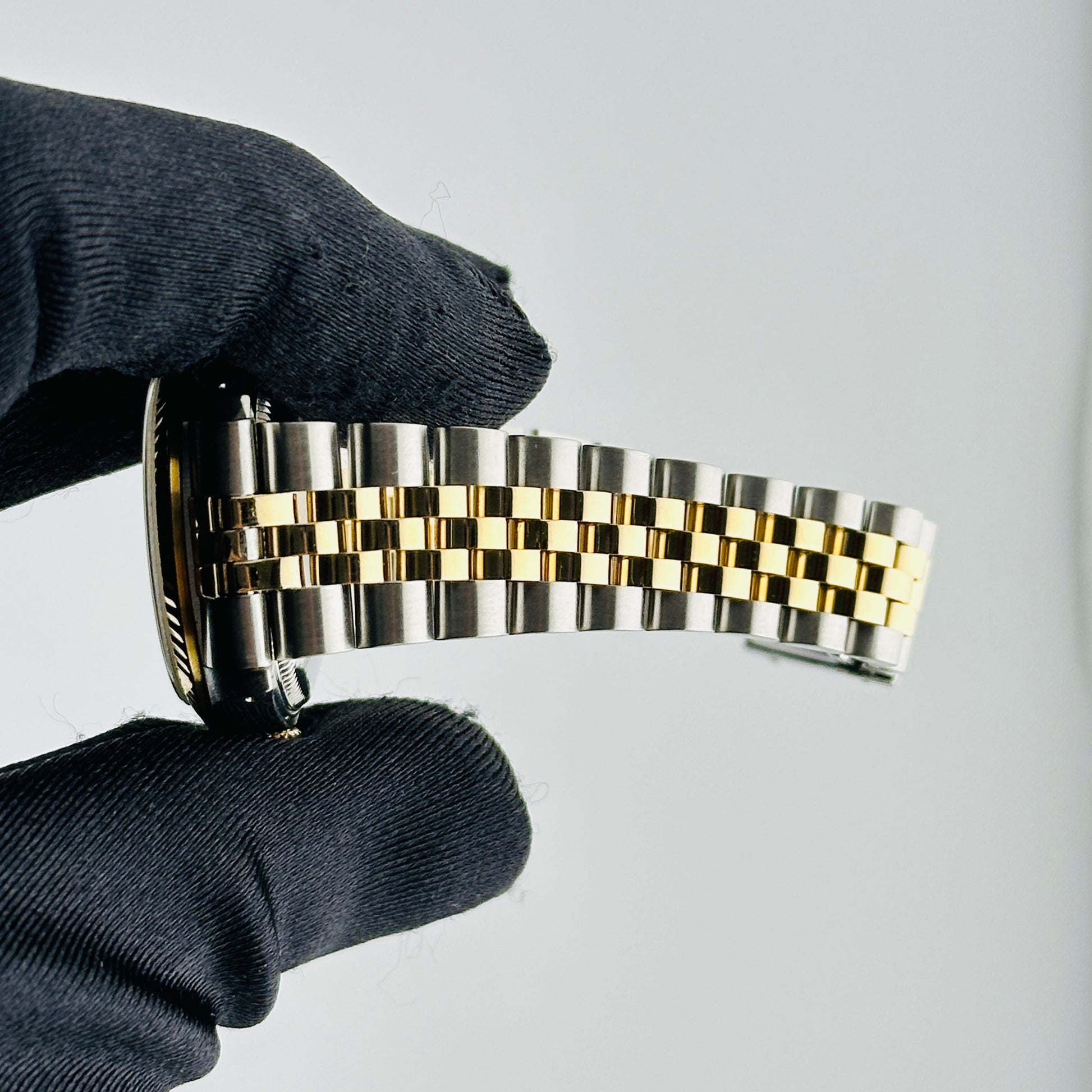 Rolex Datejust White Roman Dial on D Link Jubilee Bracelet Ref. 68273 1988 — view 5