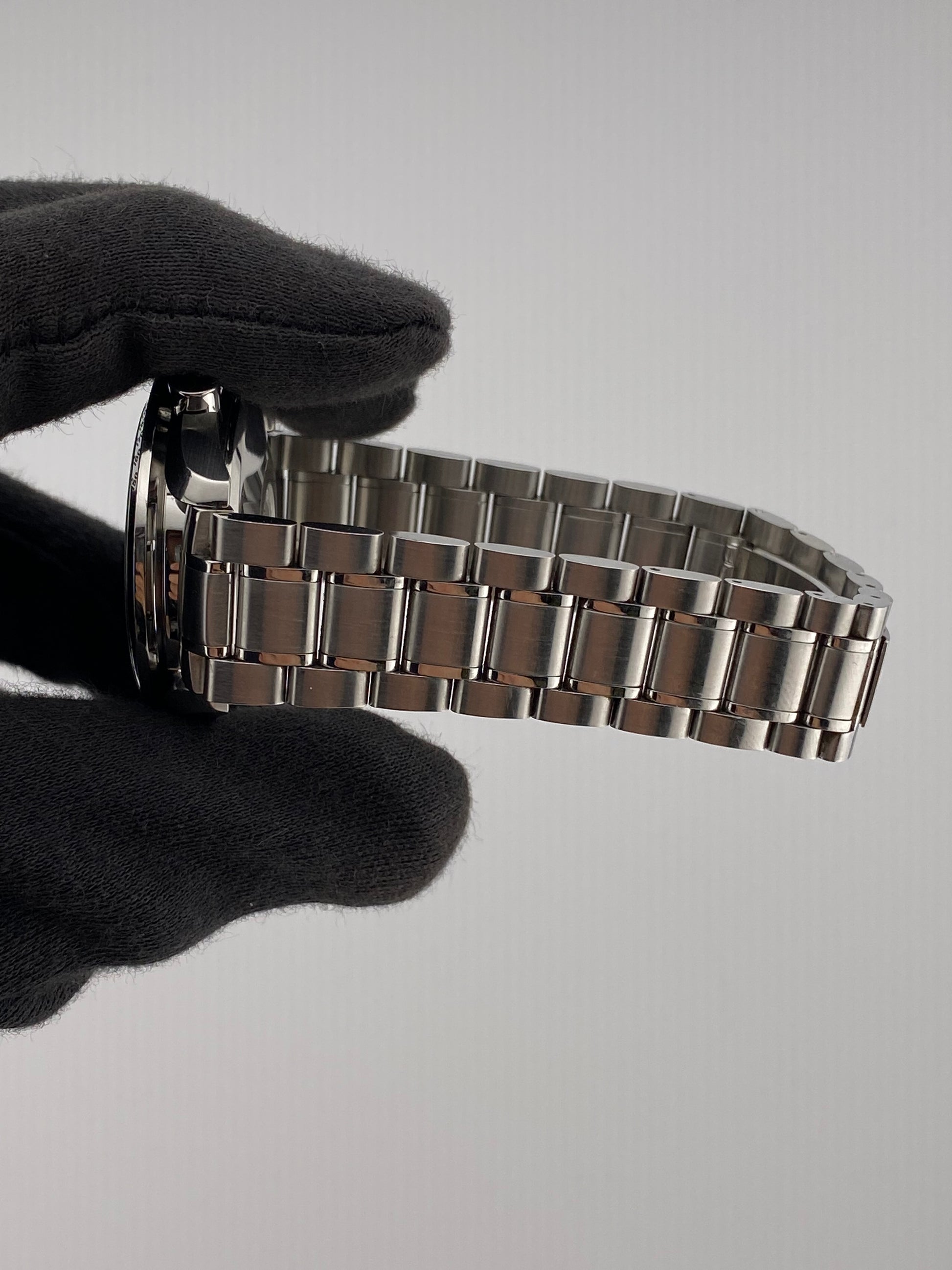 Omega Speedmaster Black Dial on Bracelet Ref. 3513.50.00 — view 5