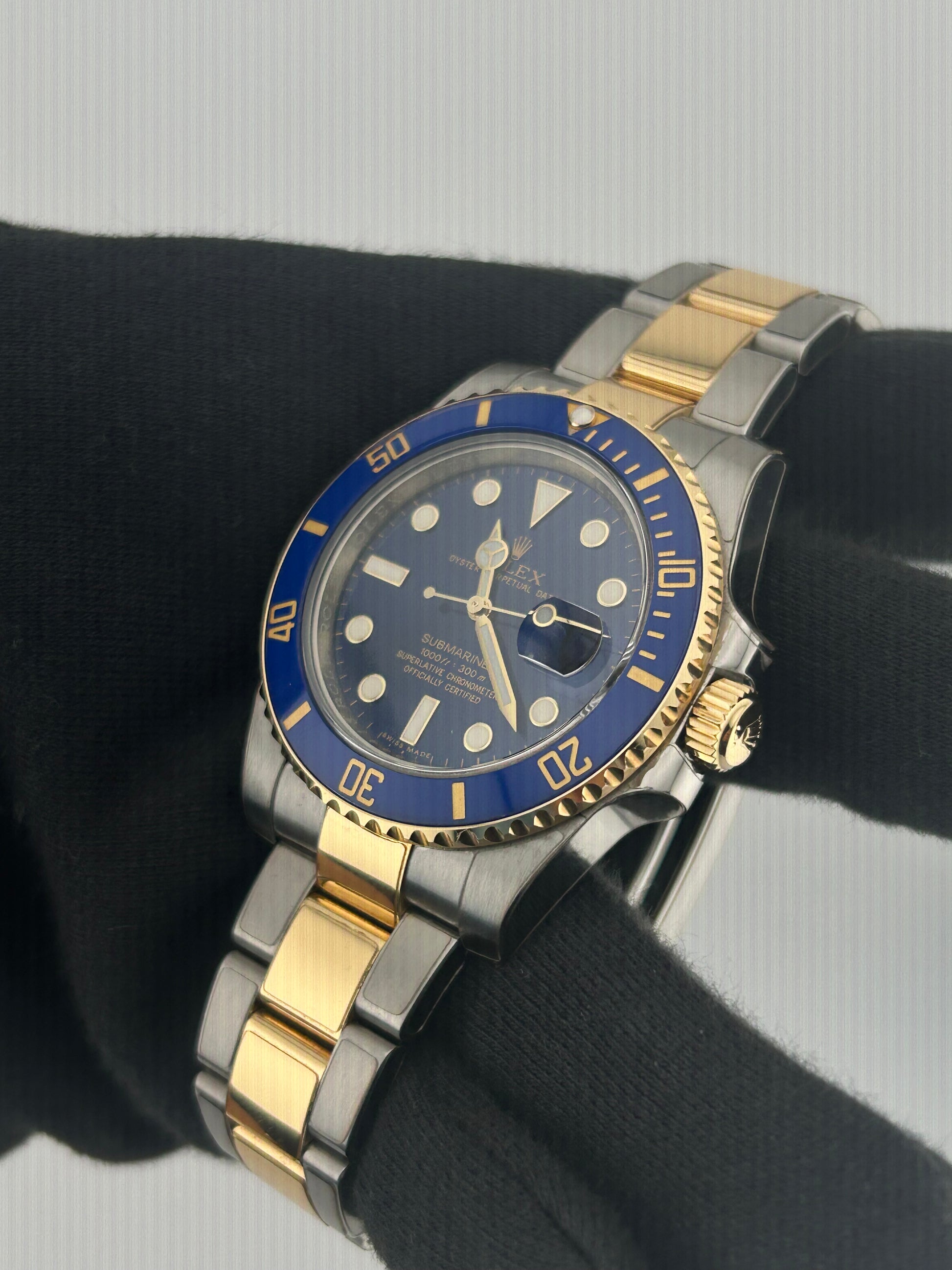 Rolex Submariner Blusey Blue Dial on Oyster Ref. 116613LB Card 2016 — view 3