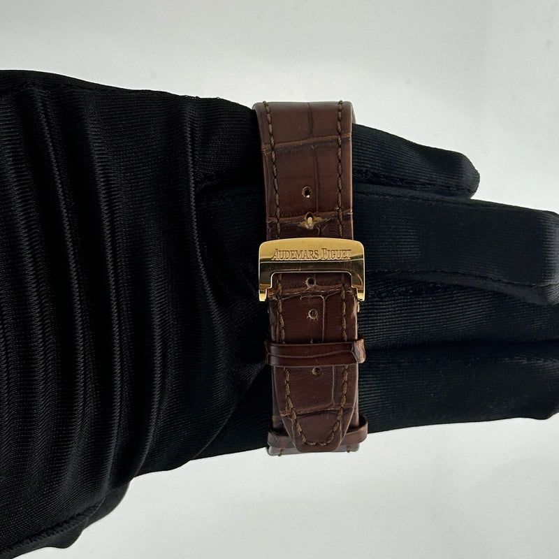 Audemars Piguet Royal Oak Selfwinding White Dial on Leather Strap Ref 15400OR.OO.D088CR.01 with Card 2019