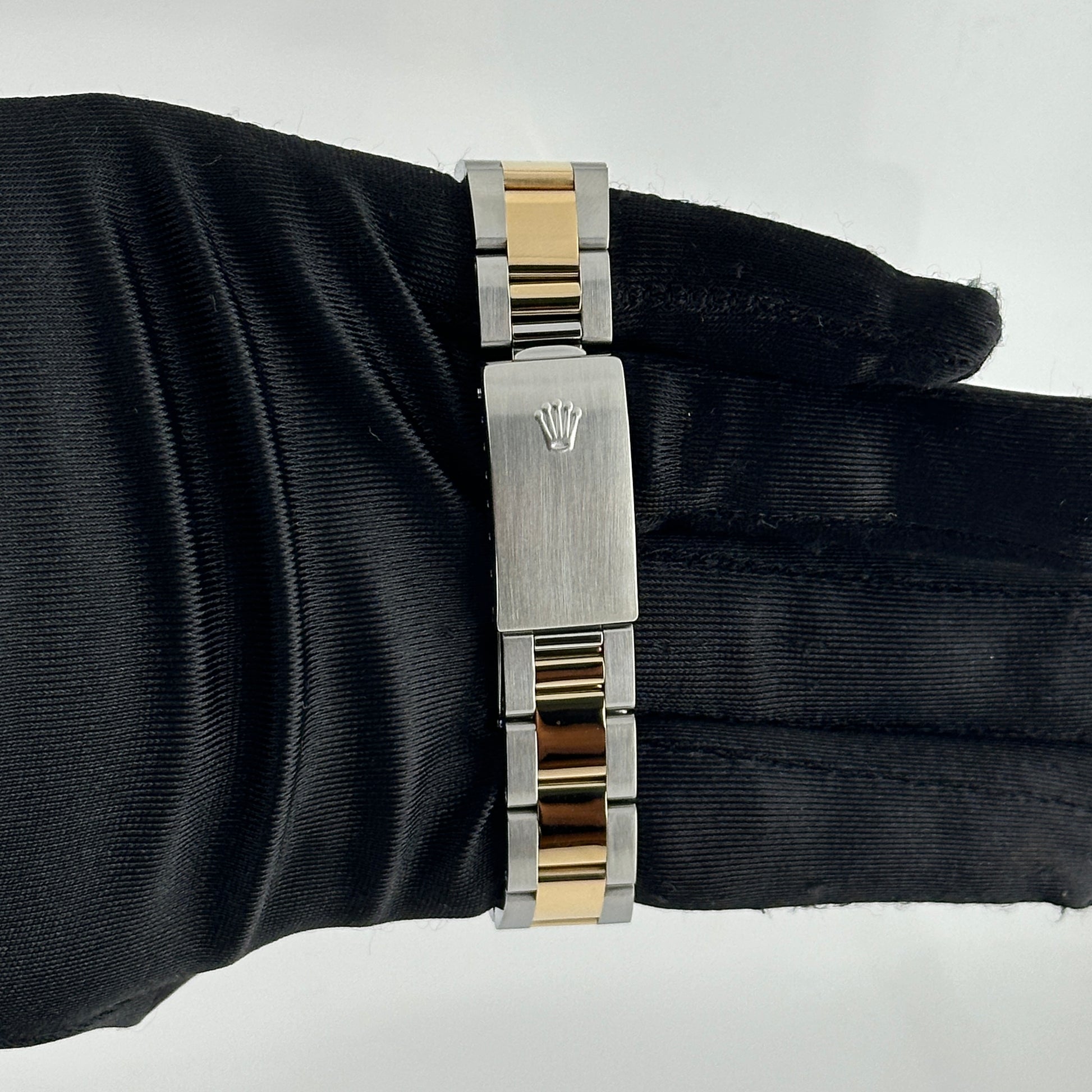 Rolex Oyster Perpetual White Roman Dial on Oyster Ref. 14233 Papers 1998 — view 3