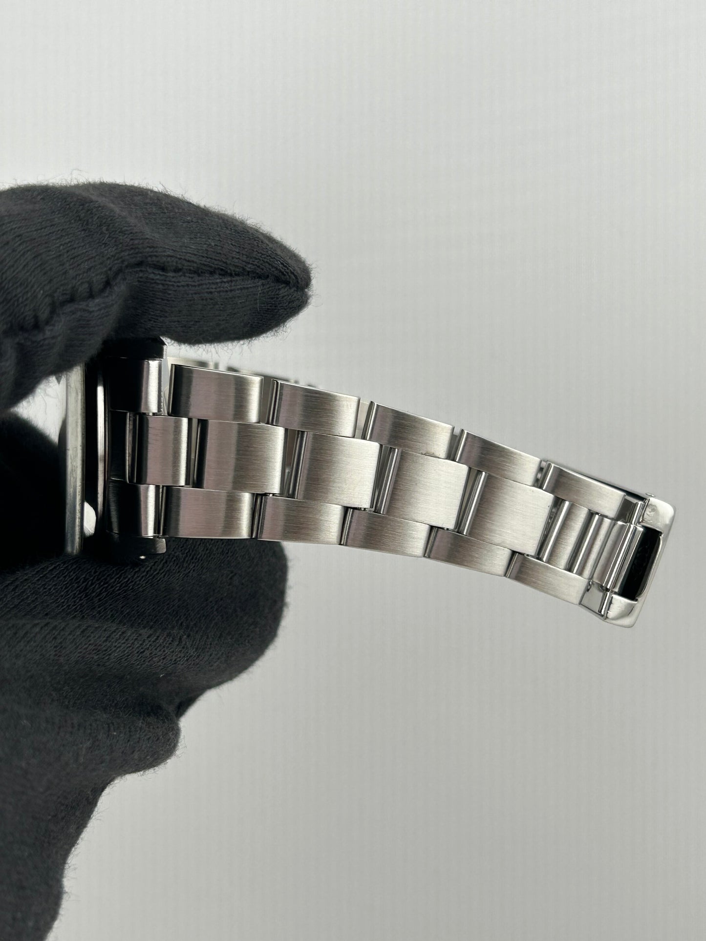 Rolex Oyster Perpetual Date Champagne Dial on Oyster Bracelet Ref. 15000 Papers 1988 — view 5