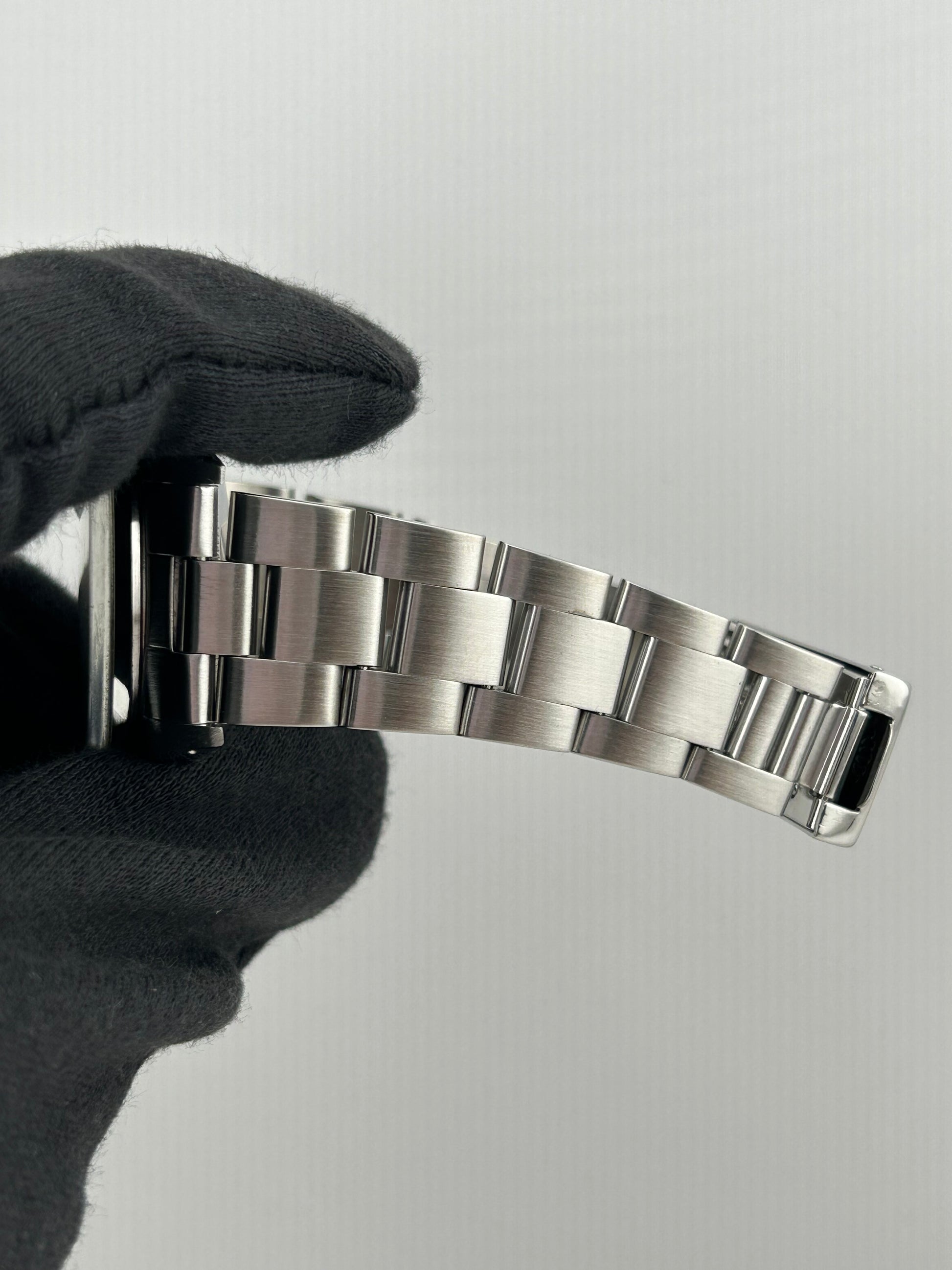 Rolex Oyster Perpetual Date Champagne Dial on Oyster Bracelet Ref. 15000 Papers 1988 — view 5