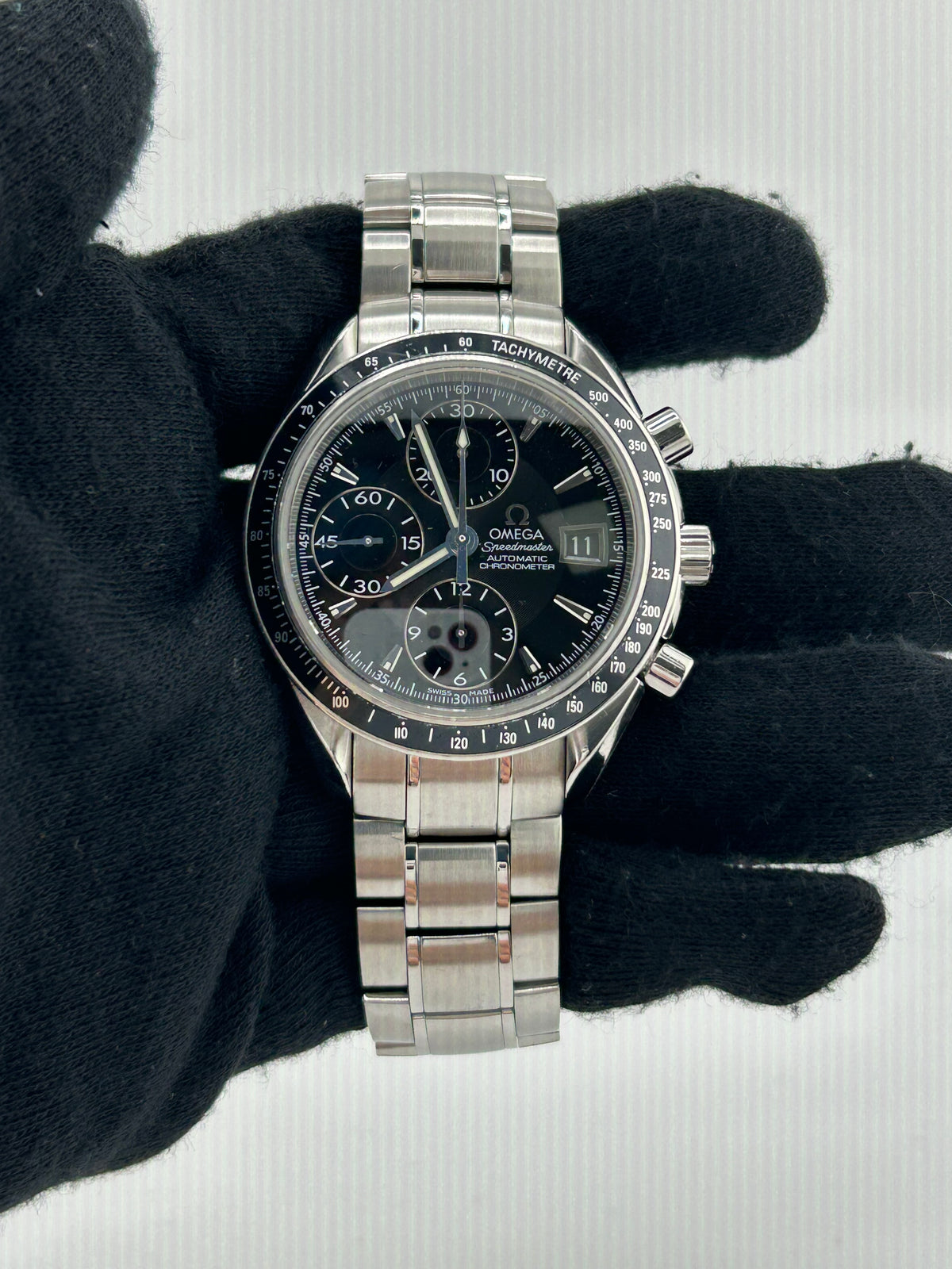 Omega Speedmaster Date Black Dial on Stainless Steel Bracelet Ref. 3210.50.00 Card 2008 — view 2