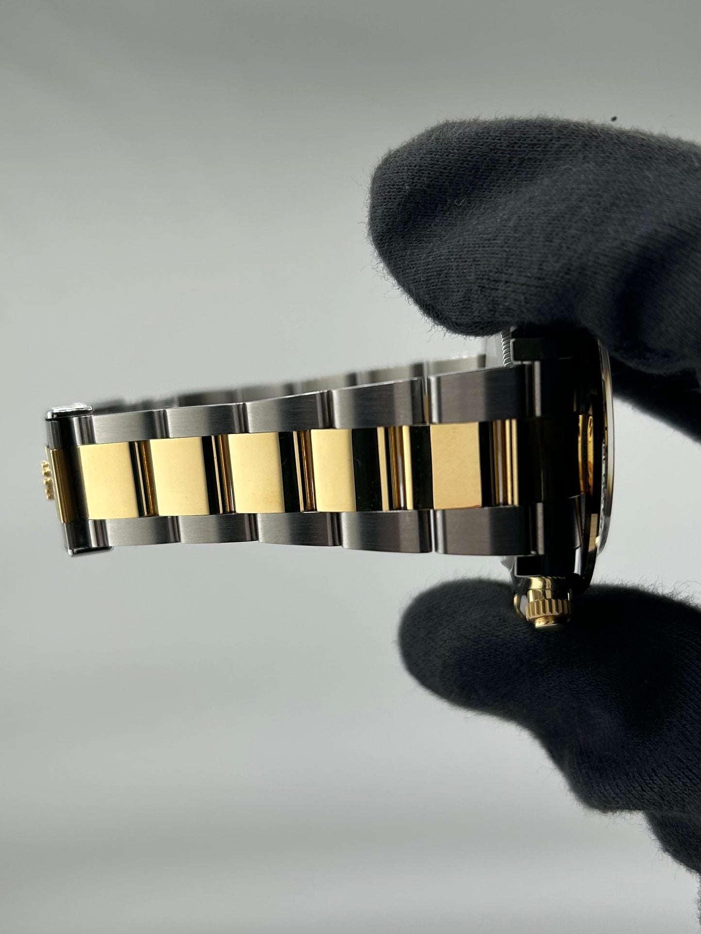 Rolex Daytona Black And Golden Diamond Dial on Oyster Ref. 126503 Card 2025 — view 6