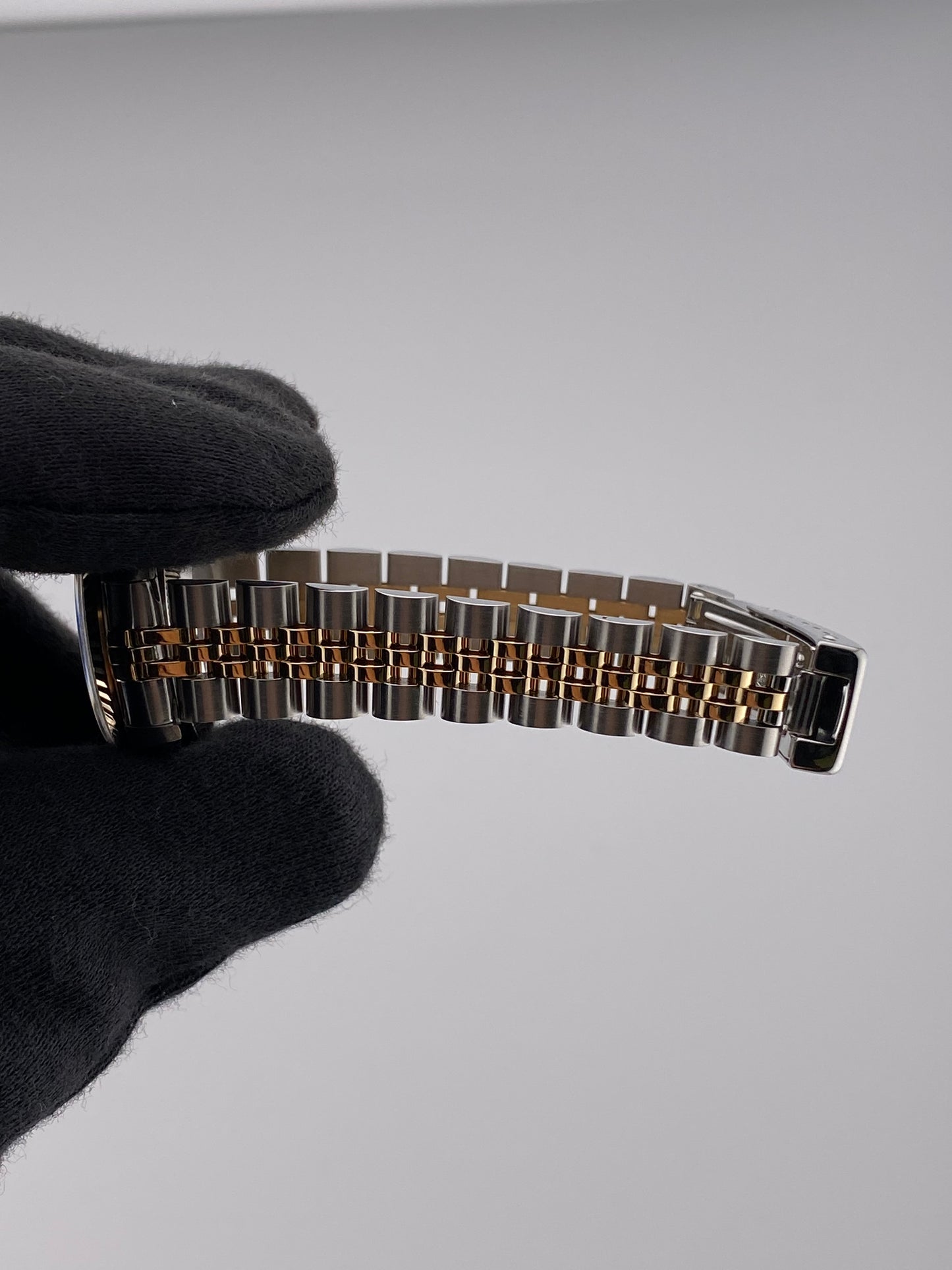 Rolex Datejust Lady Diamond Dial on 18 K Yg Ss Ref. 69173G — view 4