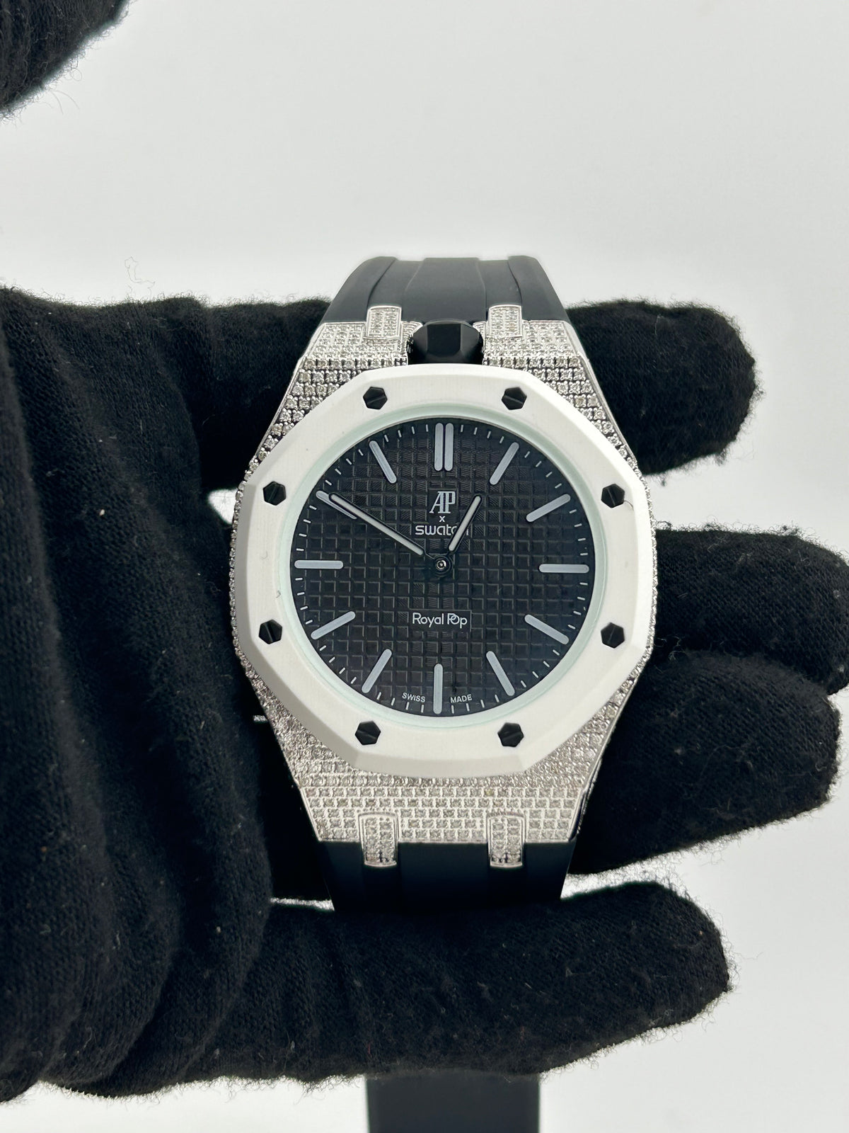 Ademars Piguet X Swatch OTG ROZ Black Dial on Rubber Strap Ref. SSX03J100N Complete 2026
