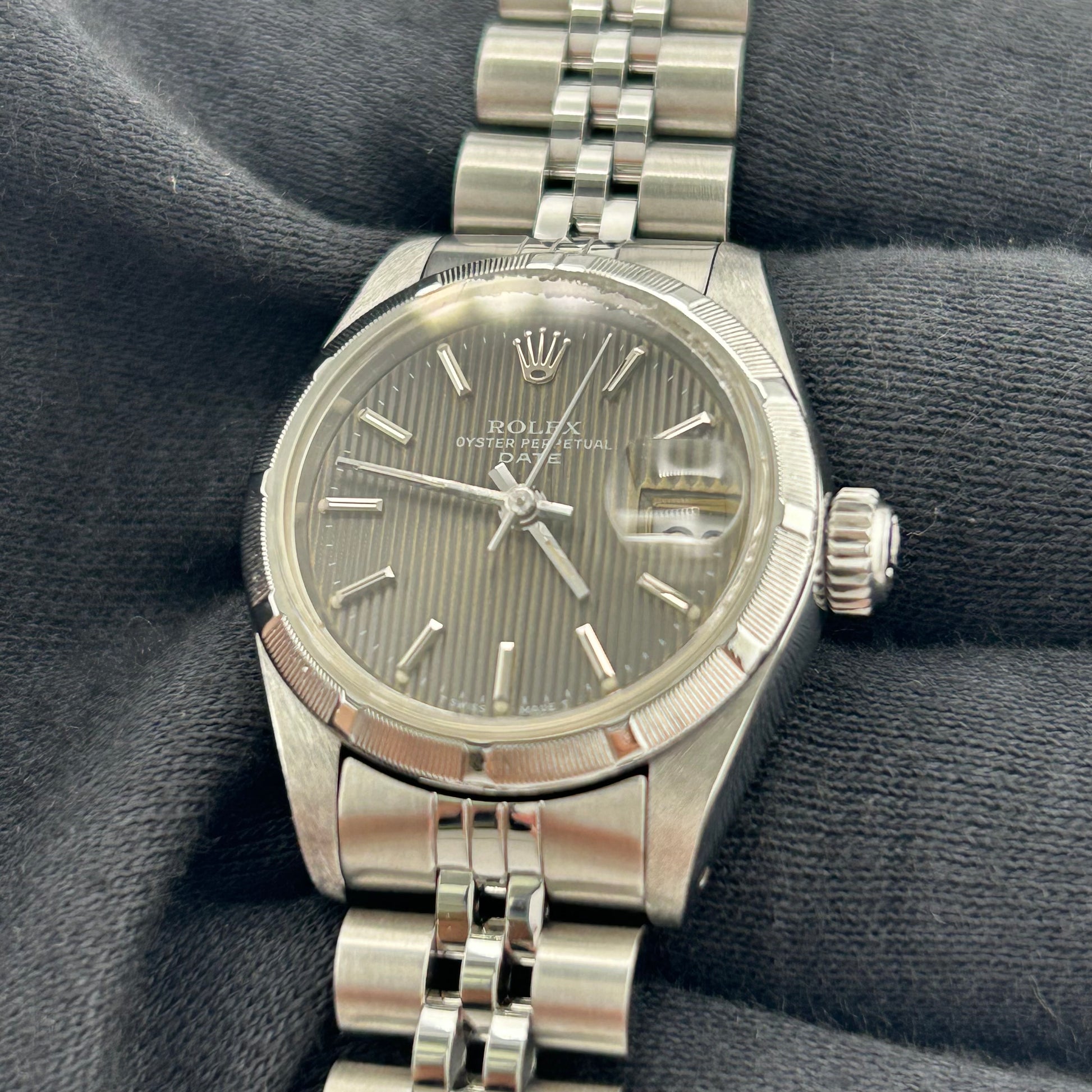 Rolex Oyster Perpetual Date Gray Tapestry Dial on Jubilee Ref. 69190 Papers 1989 — view 2