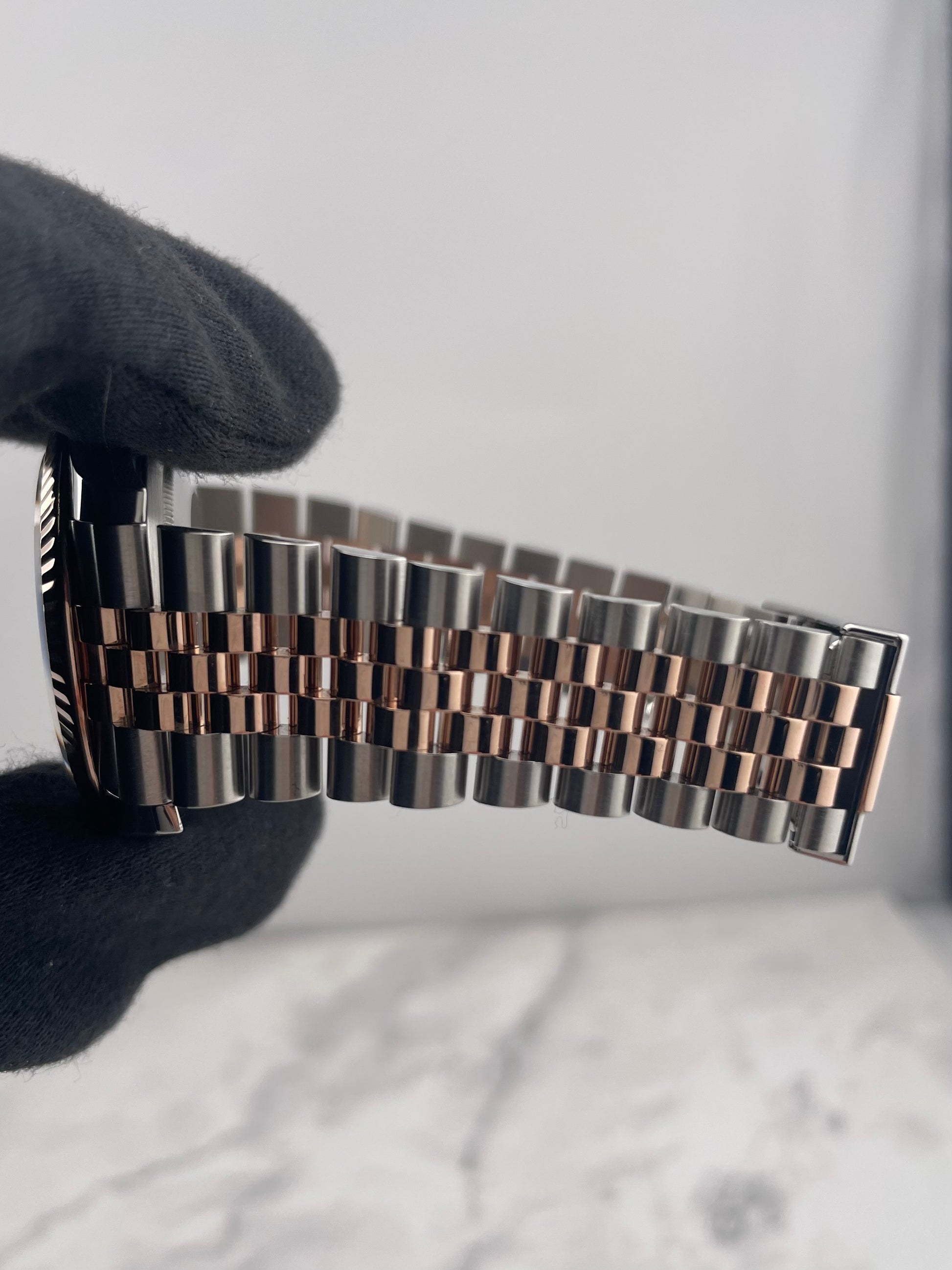 Rolex Datejust 41 Sundust Index Dial on Jubilee Ref. 126331 Card 2023 — view 5