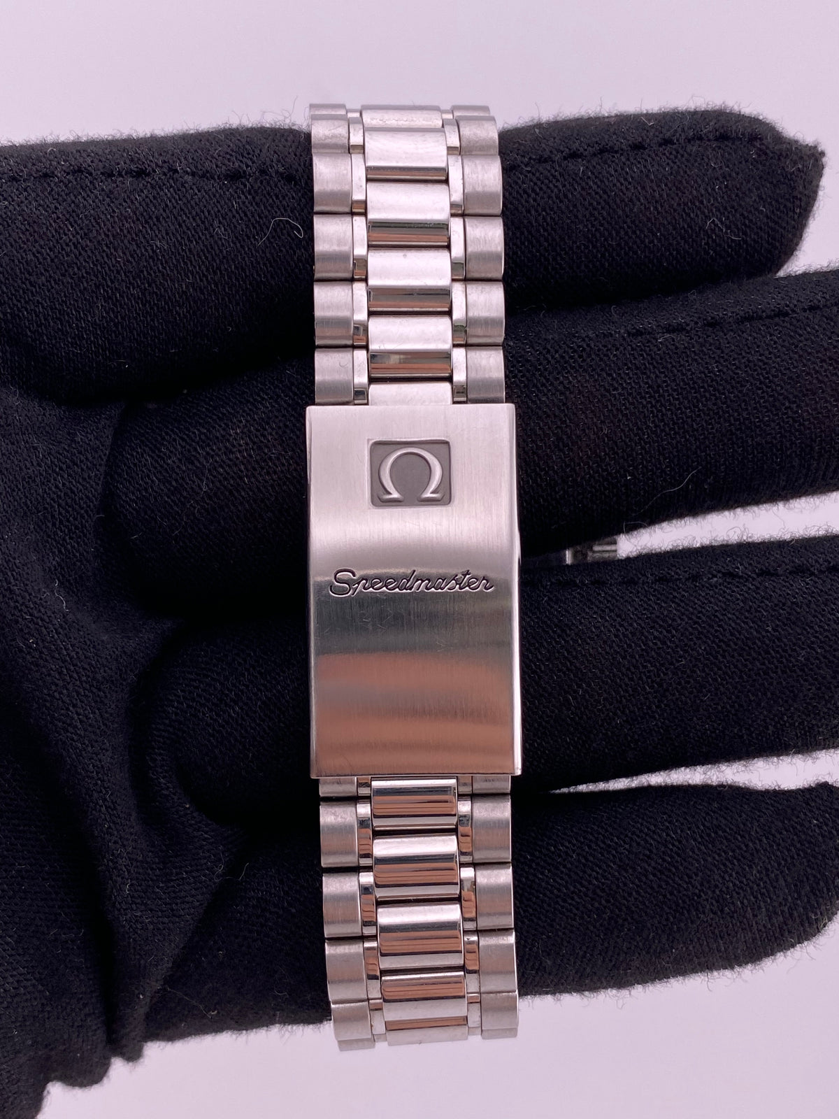 Omega Speedmaster Reduced Black Dial on Stainless Steel Ref. 3510.5 — view 4