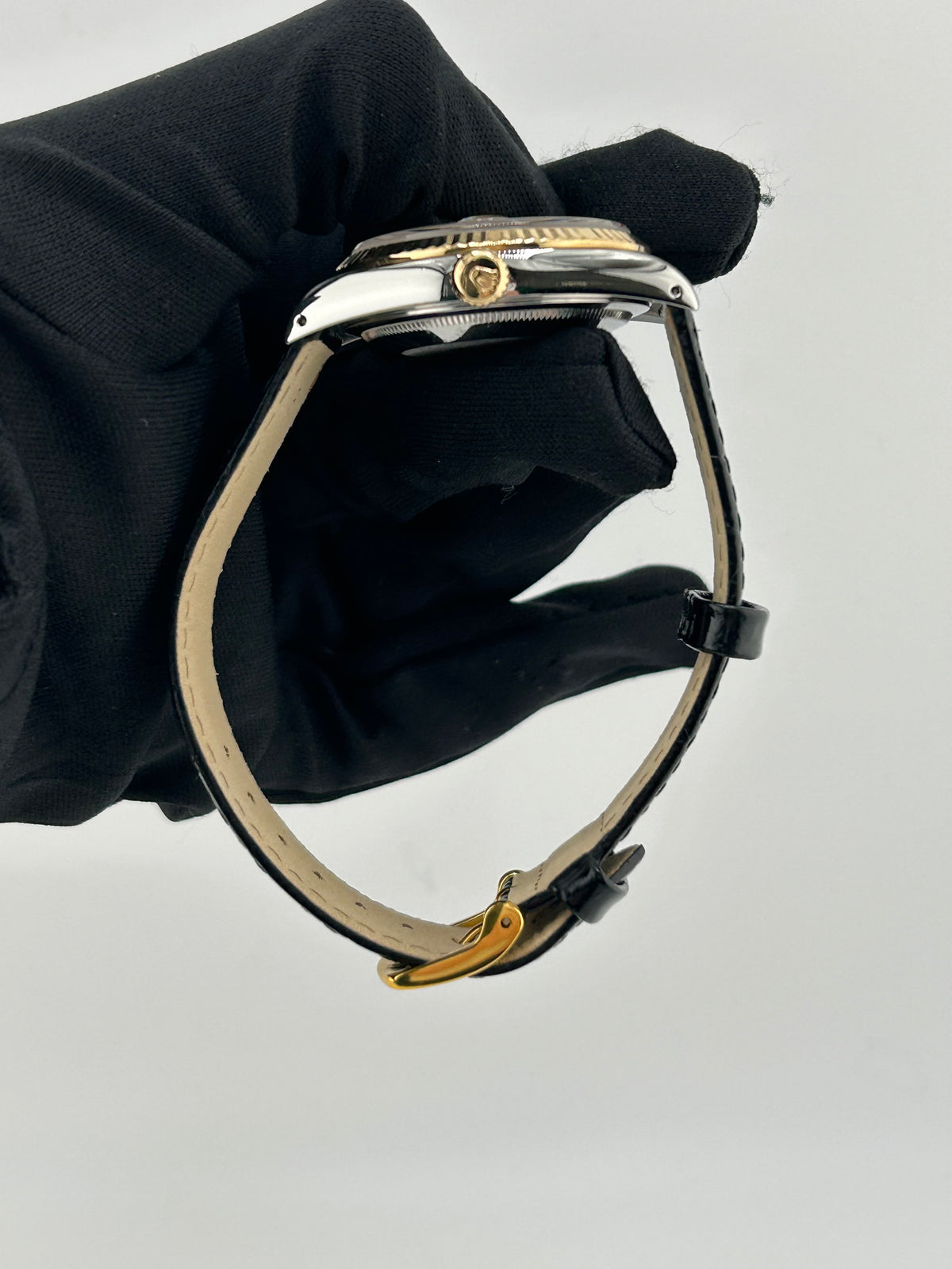 Rolex Datejust 36 Champagne Stick Dial on Generic Black Leather Strap Ref. 16233 1991 — view 5