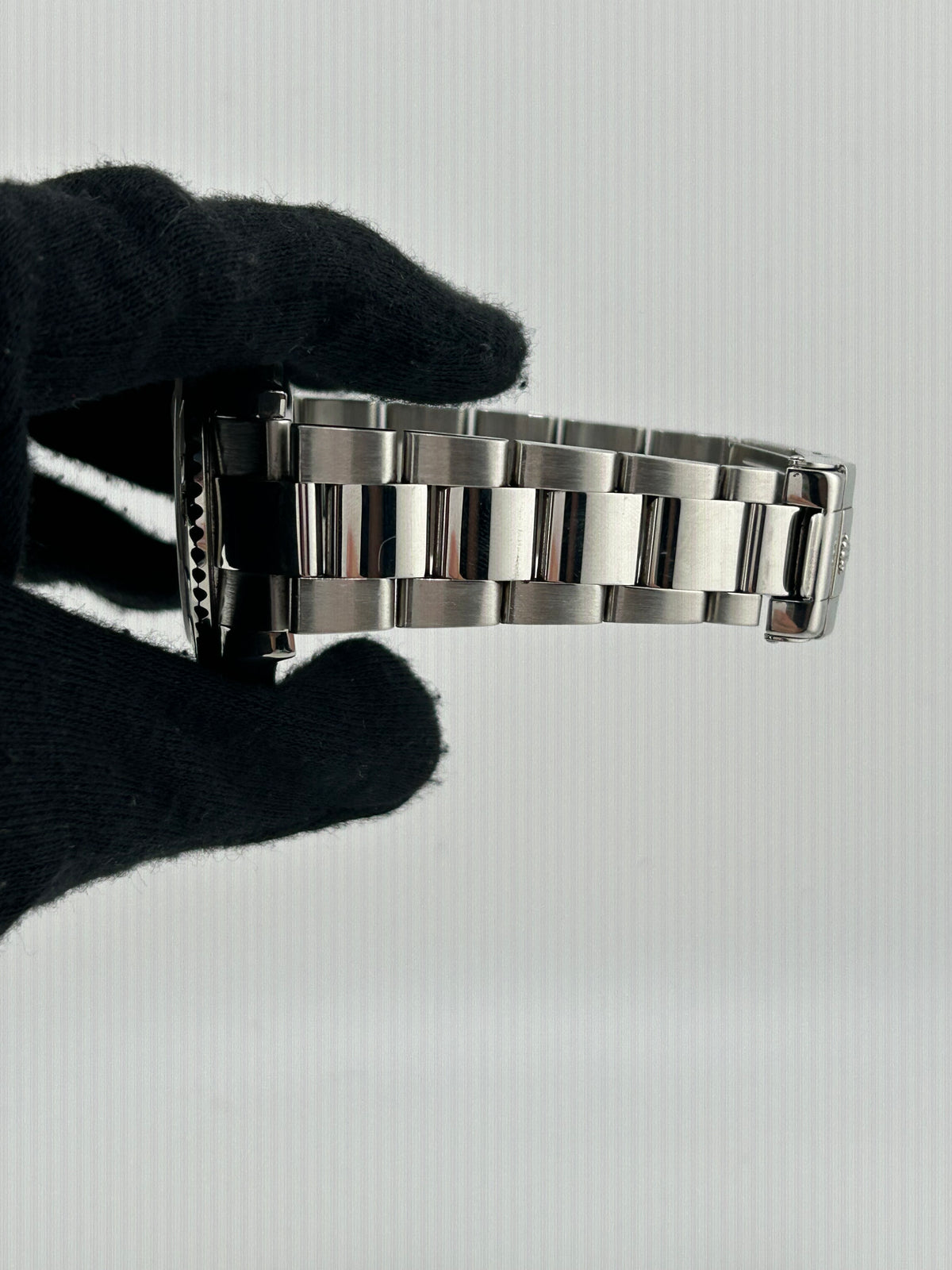 Rolex Yacht Master Platinum Dial on Oyster Ref. 16622 Papers 2004 — view 5