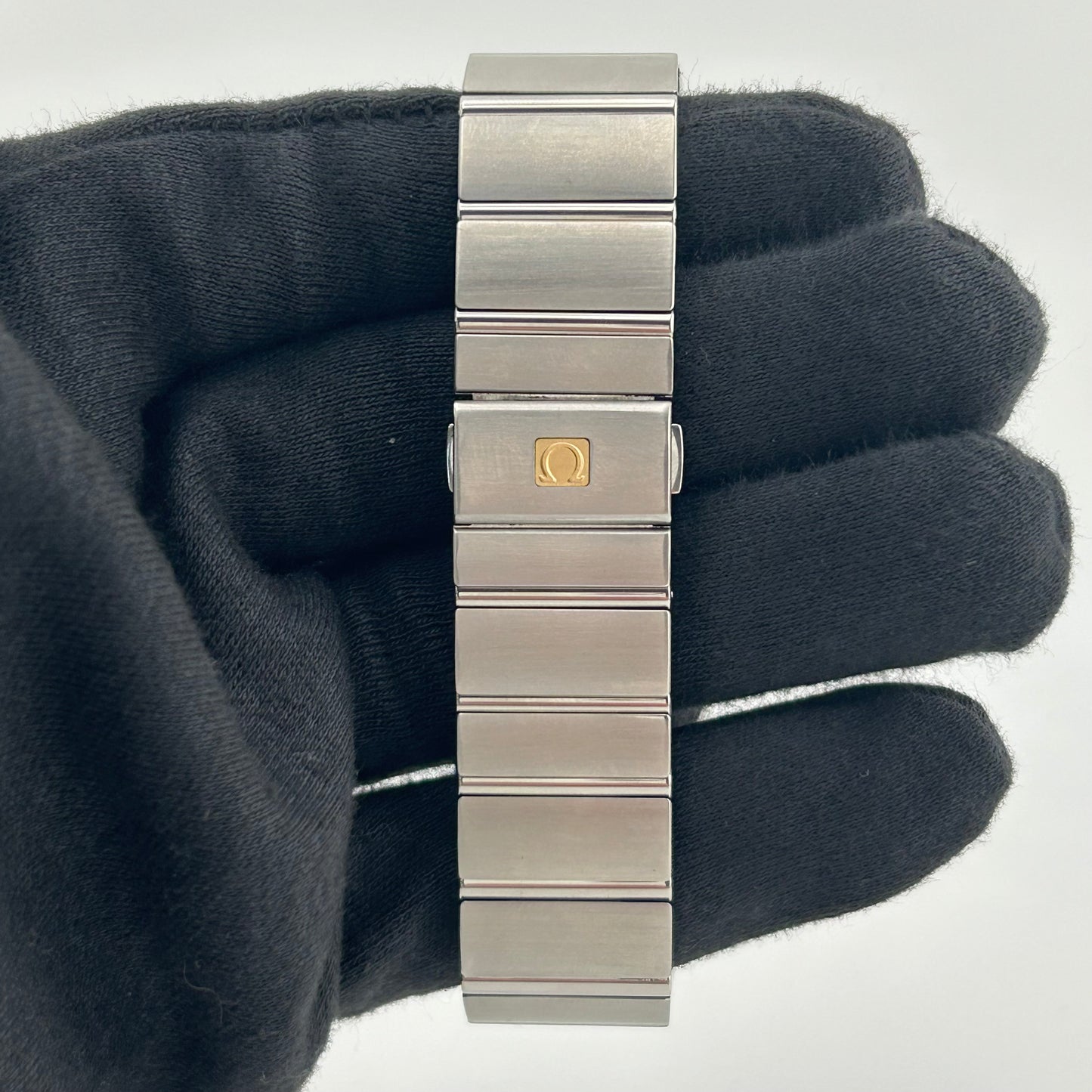 Omega Constellation Silver Dial on Stainless Steel Bracelet Ref. 123.10.35.20.02.002 Card 2018 — view 3