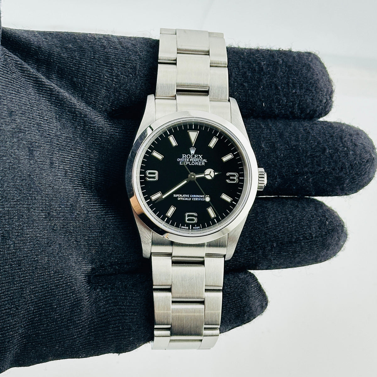 Rolex Explorer I Black Dial on Oyster Bracelet Ref. 114270 2002 — view 3