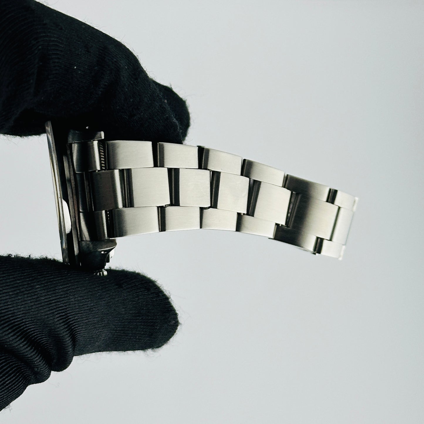 Rolex Air-King Silver Dial on Oyster Ref. 14000 1990 — view 4
