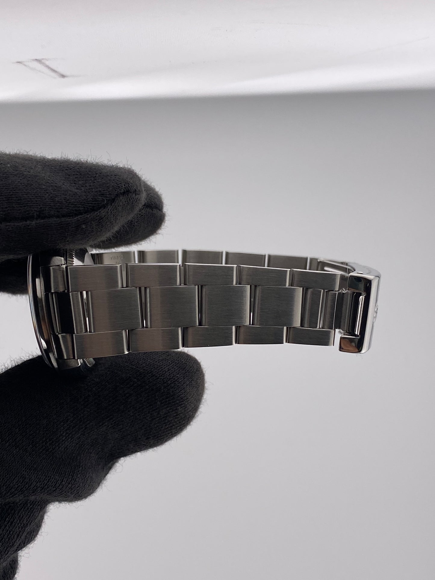 Rolex Oyster Perpetual Black Stick Dial on Oyster Ref. 77080 Papers 1999 — view 5