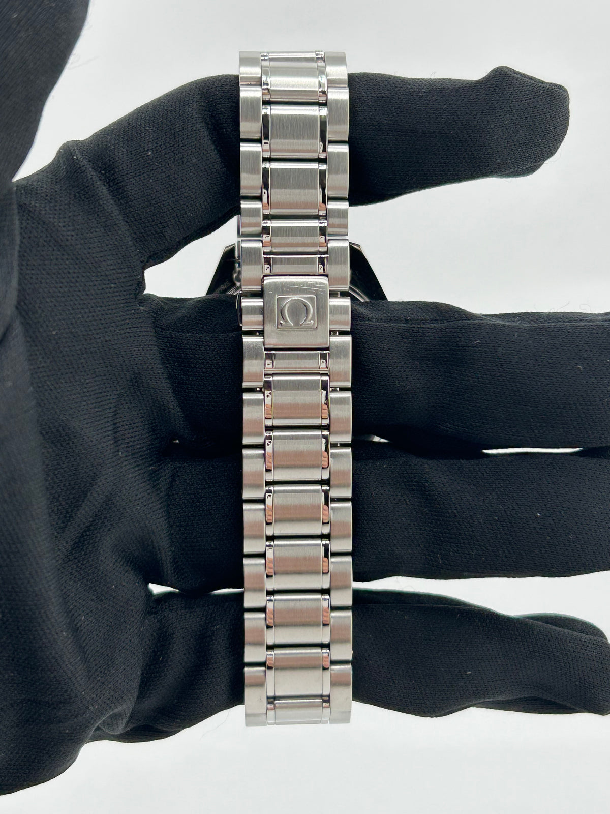 Omega Speedmaster Racing Black Dial on Stainless Steel Bracelet Ref. 3519.50.00 Card — view 4