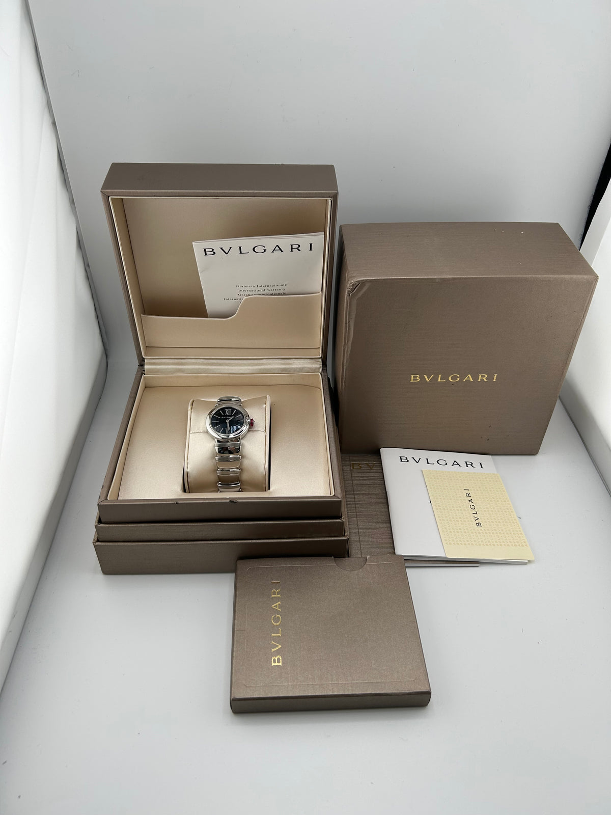 Bvlgari Lucea Black Dial on Stainless Steel Bracelet Ref. LU28S/LU28BSSD Complete 2017 — view 7