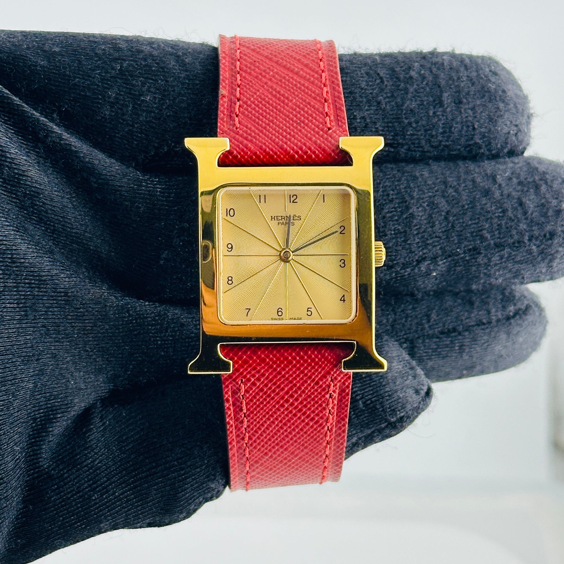 Hermes Heure H Champagne / Arabic Numerals Dial on Generic Leather Band Ref. HH1.501 — view 2