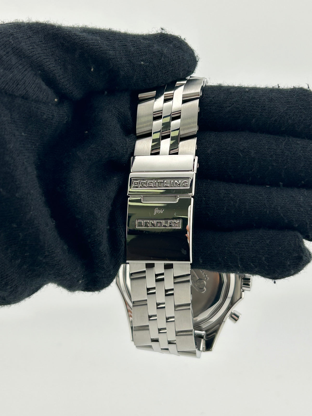 Breitling Bentley Motors T Speed Silver Dial on Stainless Steel Bracelet Ref. A25365/A257G75SPS Papers 2009 — view 4