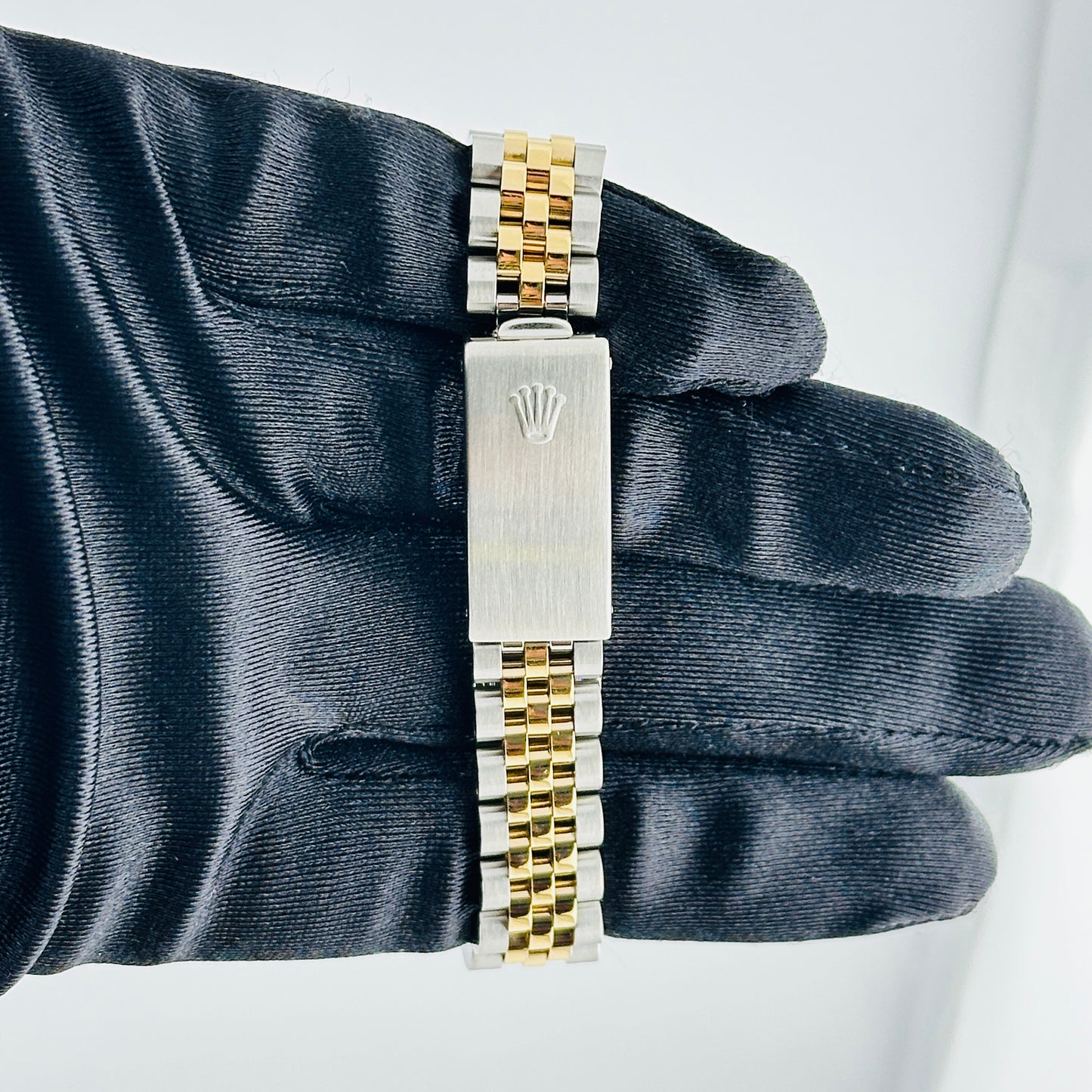 Rolex Datejust White Roman Dial on D Link Jubilee Bracelet Ref. 68273 1988 — view 4