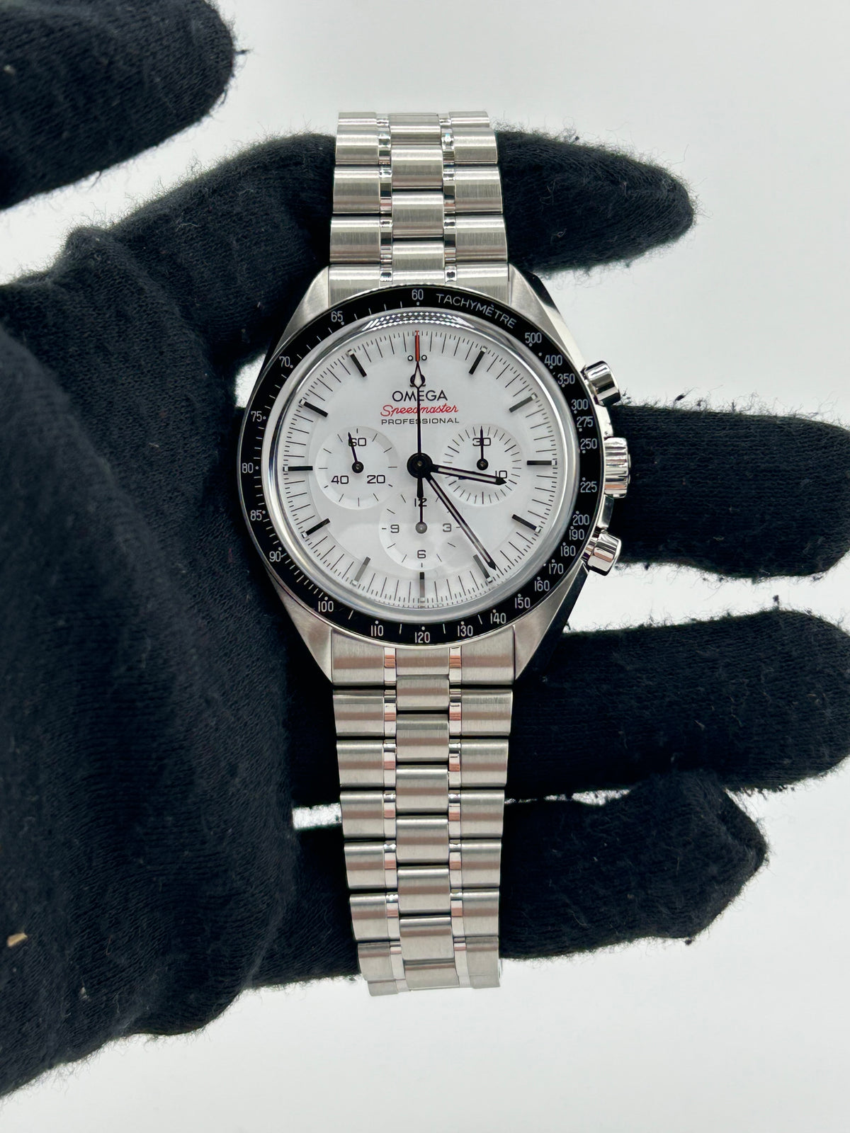 Omega Speedmaster Moonwatch Professional White Dial on Bracelet Ref. 310.30.42.50.04.001 Complete 2024 — view 2