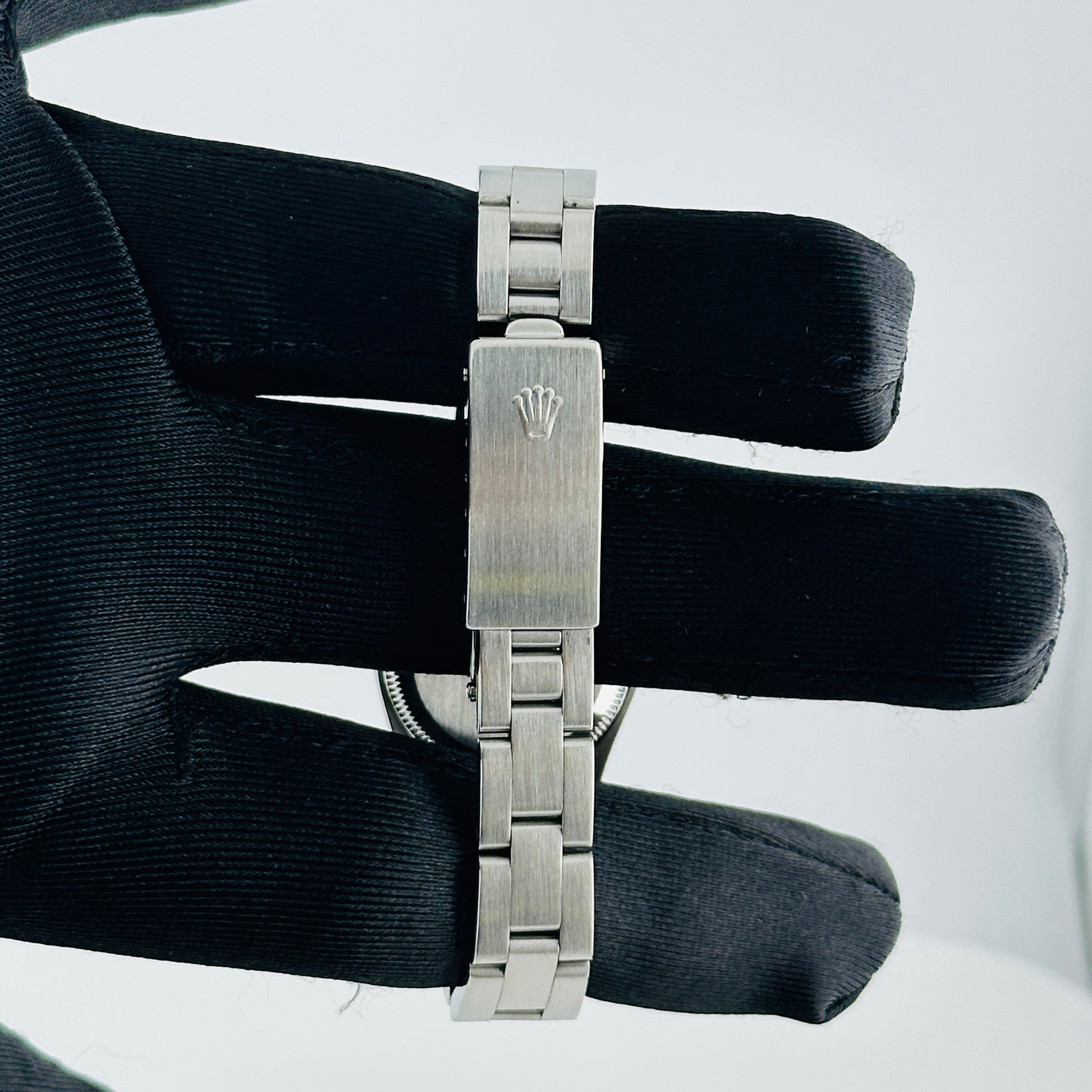 Rolex Oyster Perpetual Black Dial on Oyster Ref. 67230 Papers 1997 — view 3