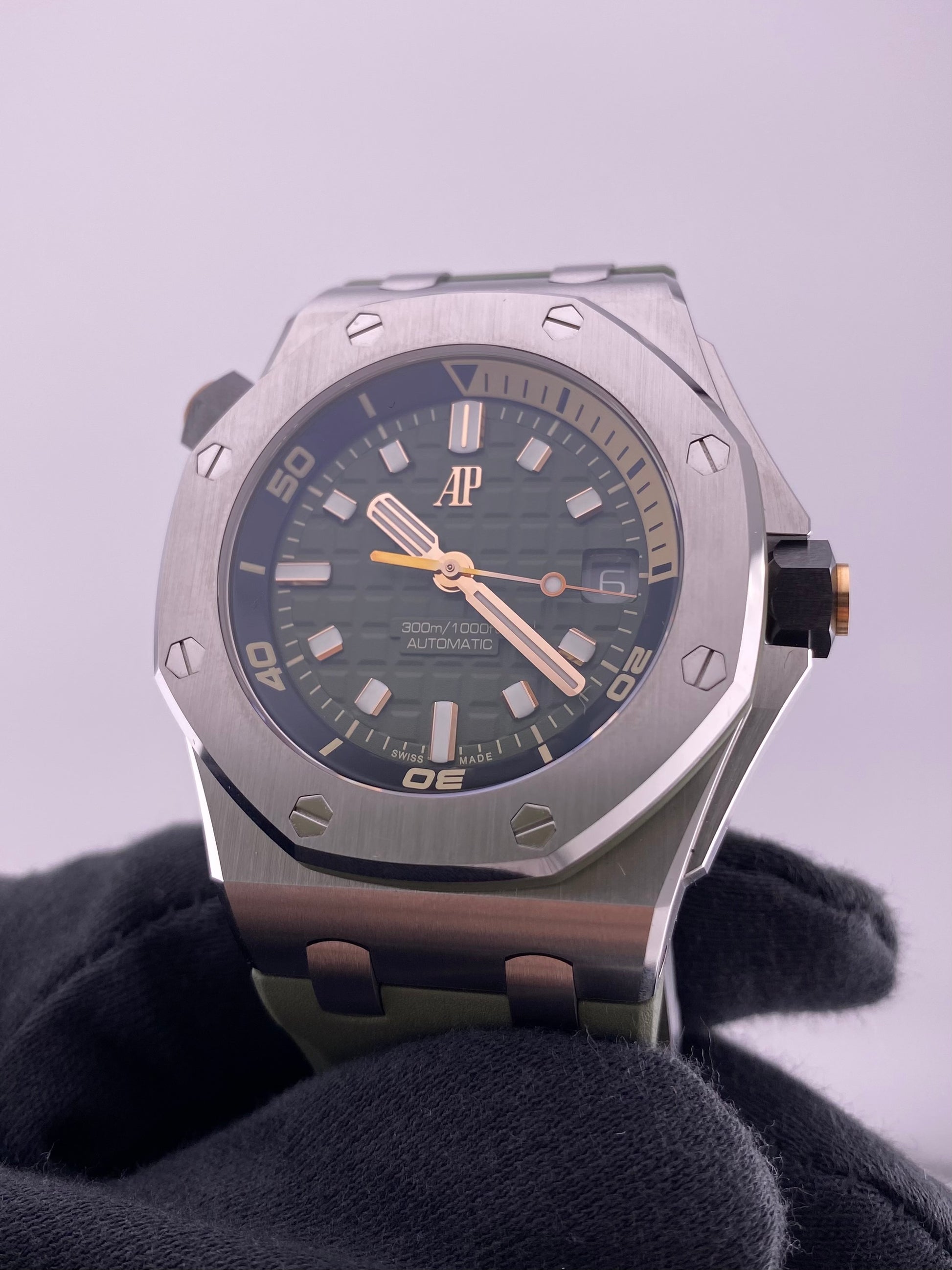 Audemars Piguet Offshore Diver Green Dial on Bracelet Ref. 15720ST.OO.A052CA.01 Card Open Date — view 3