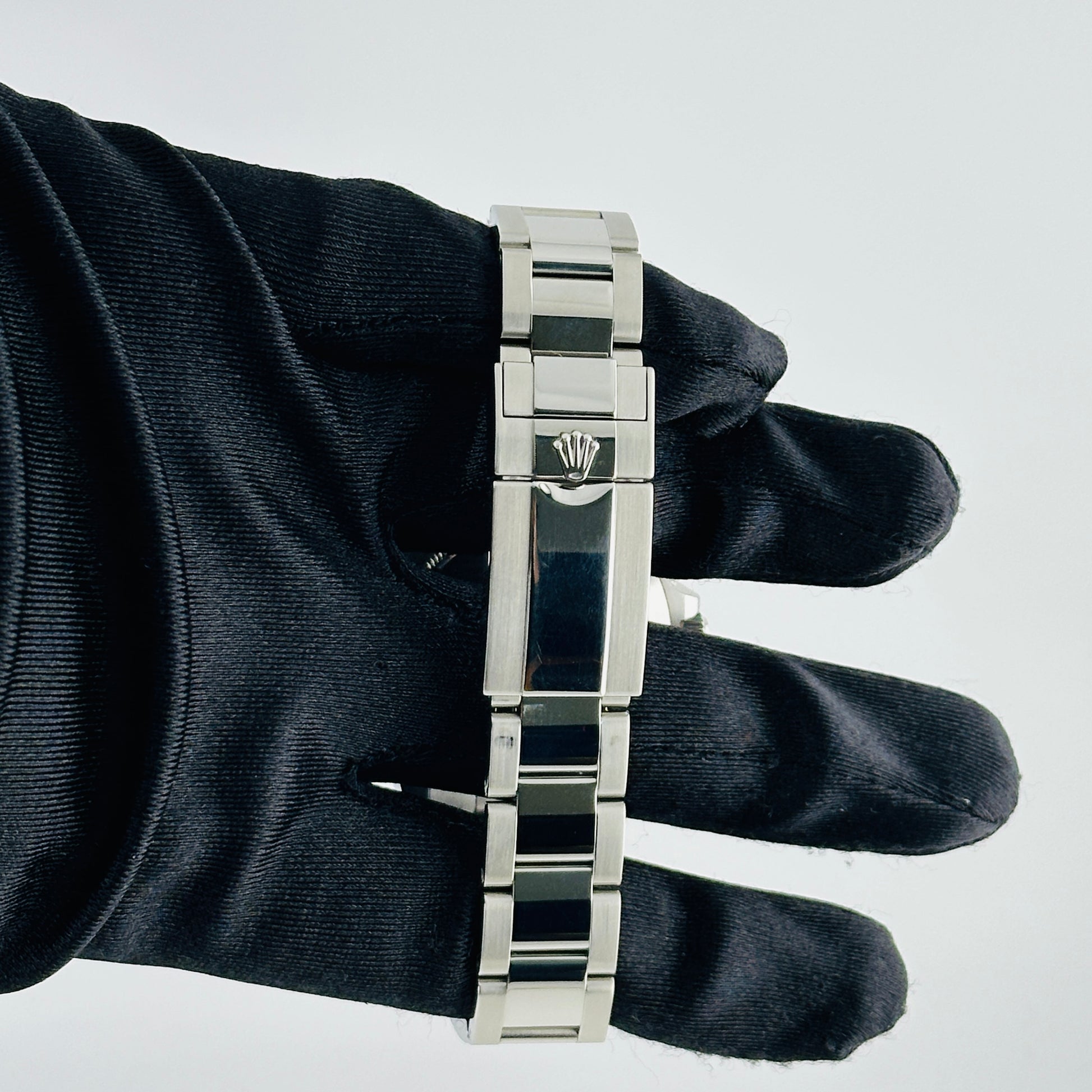 Rolex Daytona Black Dial on Oyster Bracelet Ref. 116500LN Card 2019 — view 4
