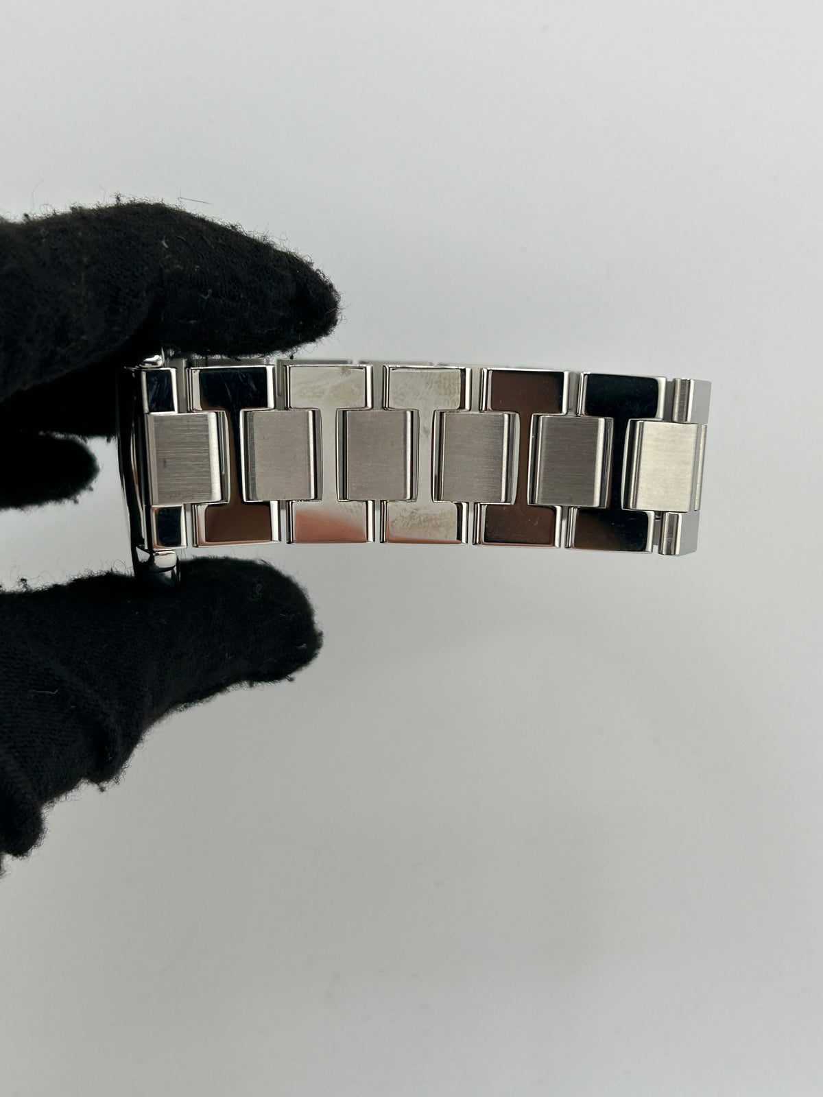 Cartier Ronde Solo Silver Roman Numerals Dial on Stainless Steel Bracelet Ref. W6701005 — view 5