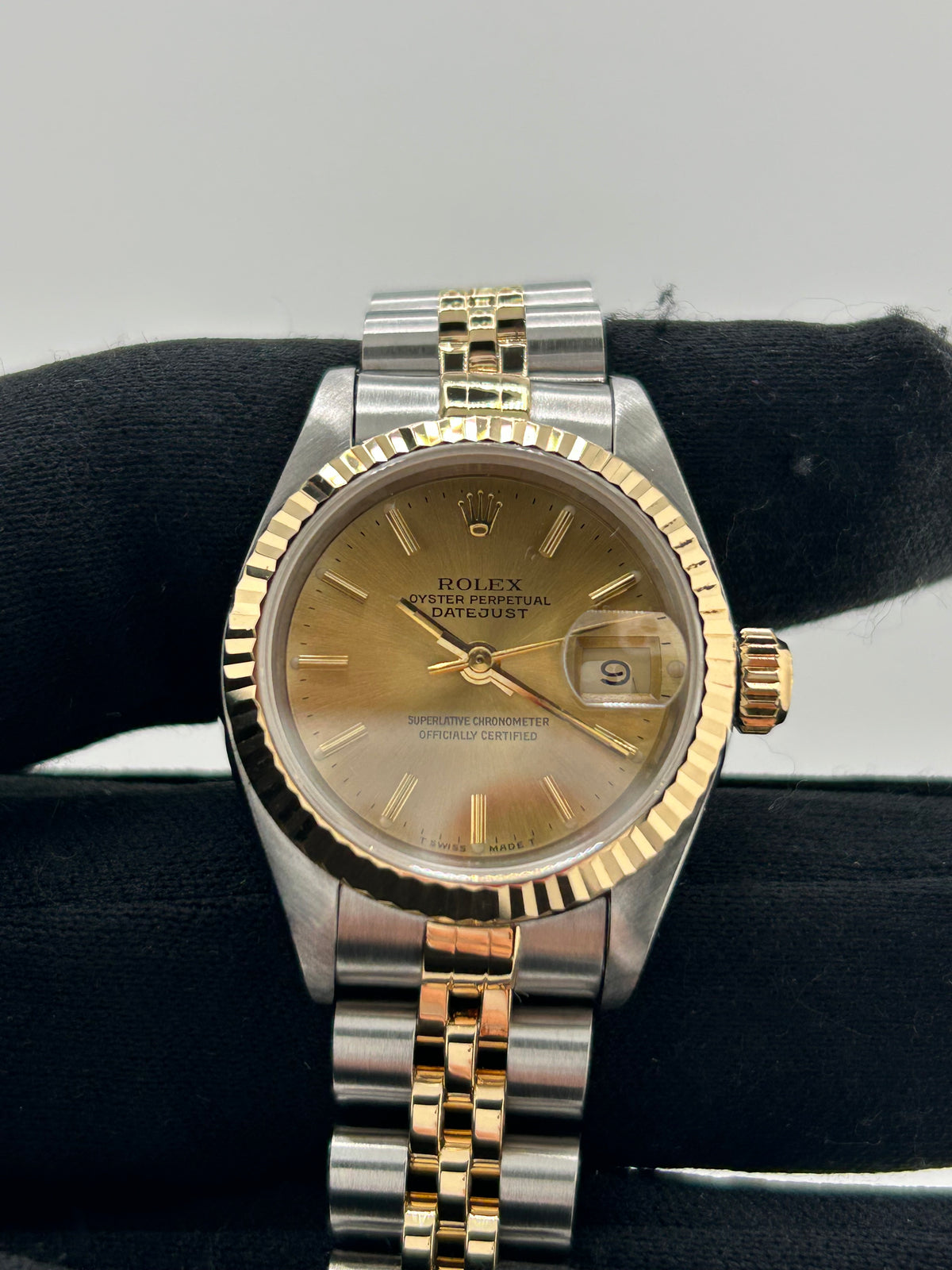 Rolex Datejust Lady Champagne Stick Dial on Jubilee Ref. 69173 Papers 1993 — view 3