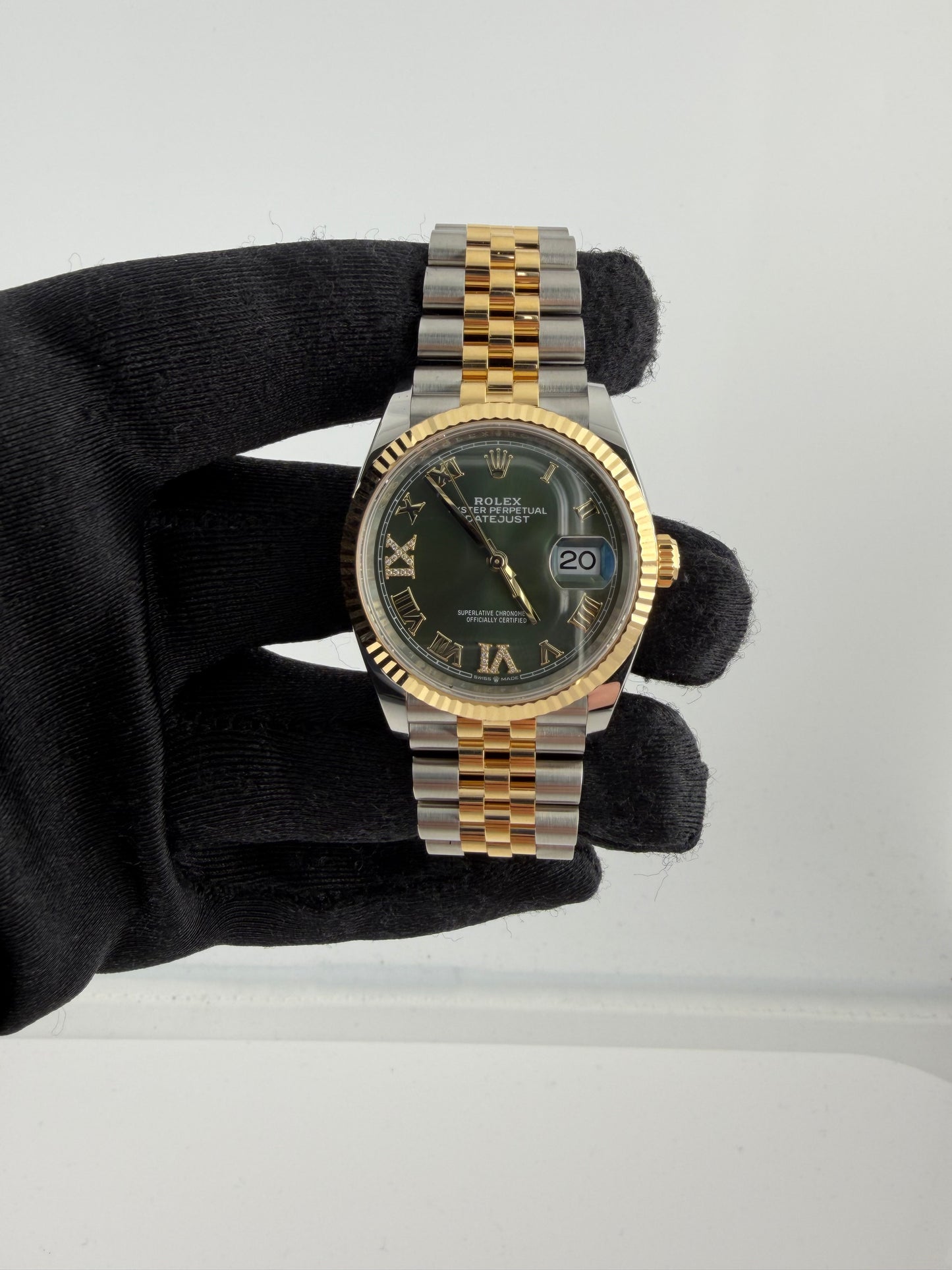 Rolex Datejust Olive Green Roman Dial on Jubilee Ref. 126233 Card 2026 — view 2
