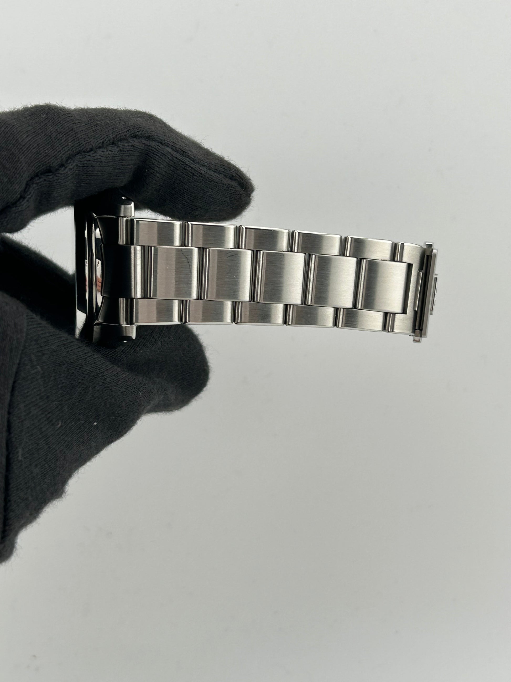 Grand Seiko Heritage Blue Index Dial on Stainless Steel Bracelet Ref. SBGV025 — view 5