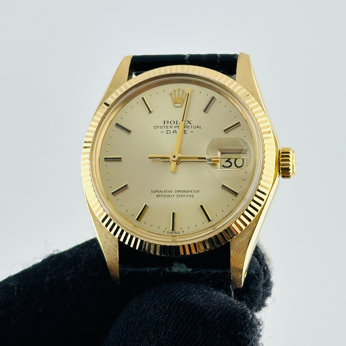Rolex Oyster Perpetual Date Champagne Stick Dial on Generic Leather Band Ref. 1503 — view 2