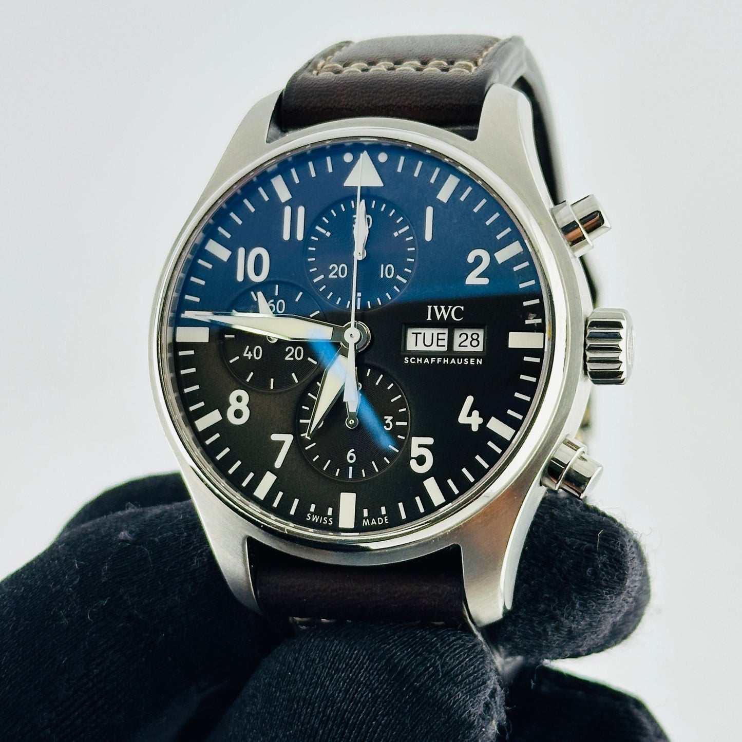 Iwc Pilot's Ed. Antoine de St Exupery Brown Dial on Leather Ref. IW377713 Card 2020 — view 3
