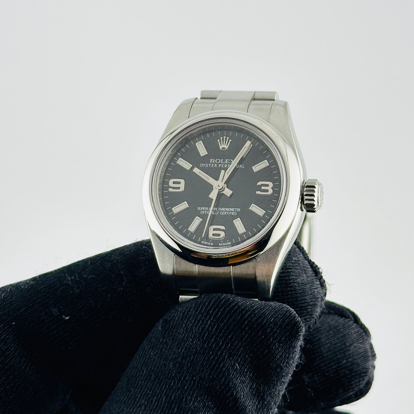 Rolex Oyster Perpetual Black Dial on Oyster Bracelet Ref. 176200 Card 2017 — view 3