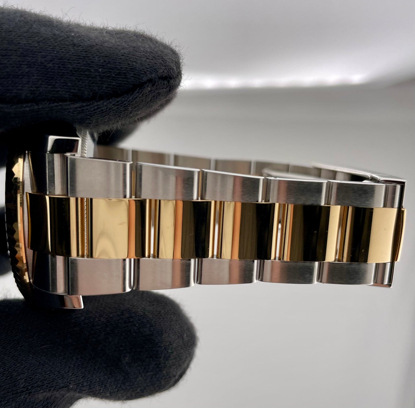 Rolex SkyDweller White Dial on Oyster Ref. 326933 Card 2021 — view 5