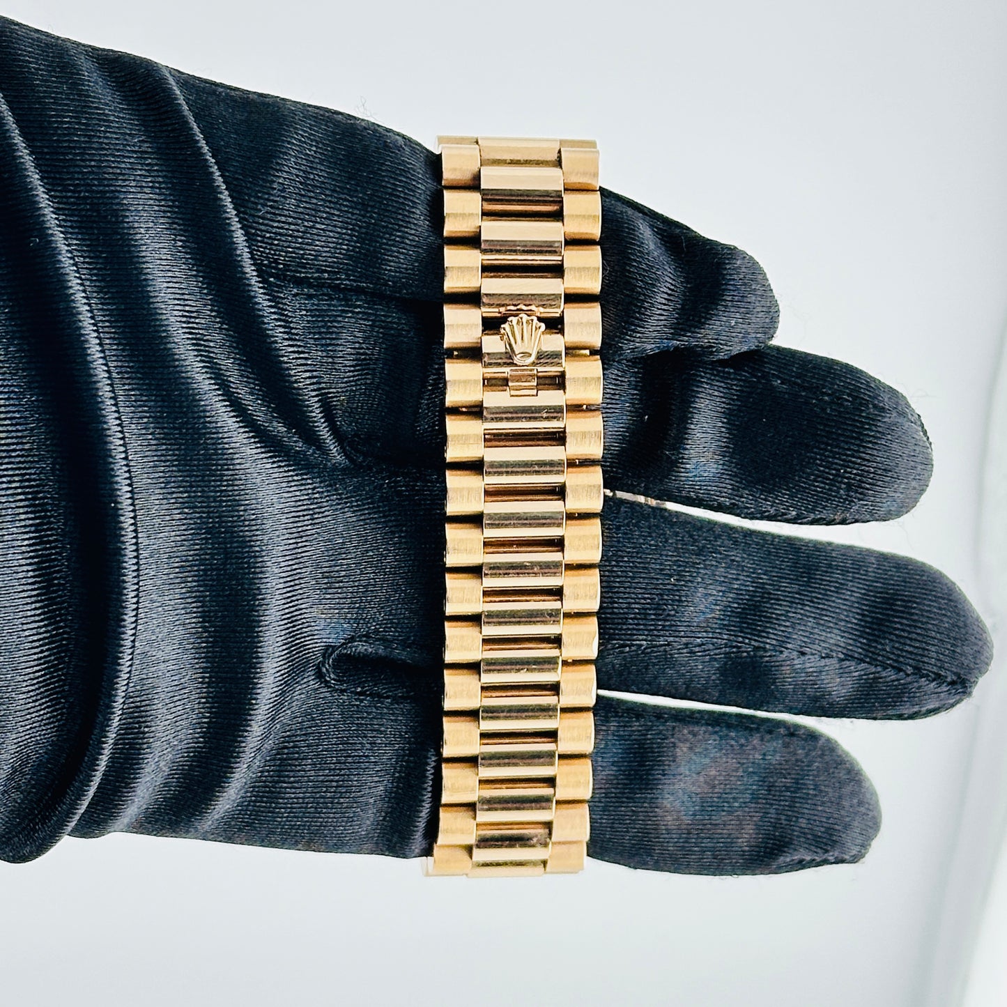 Rolex Day Date Sundust Baguette Dial on President Bracelet Ref. 228235 Card 2019 — view 4