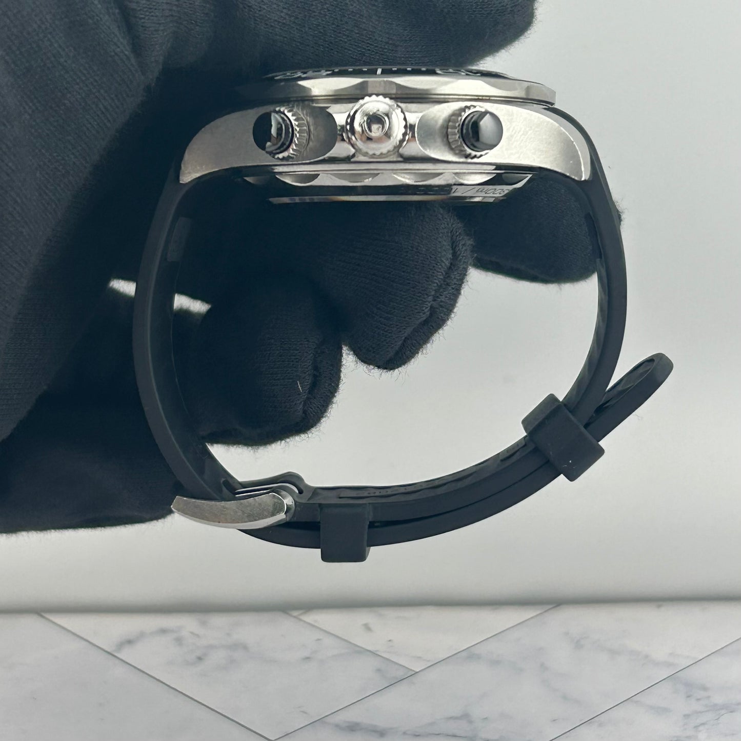 Omega Seamaster Diver 300M Black Dial on Rubber Strap Ref. 210.32.44.51.01.001 — view 6
