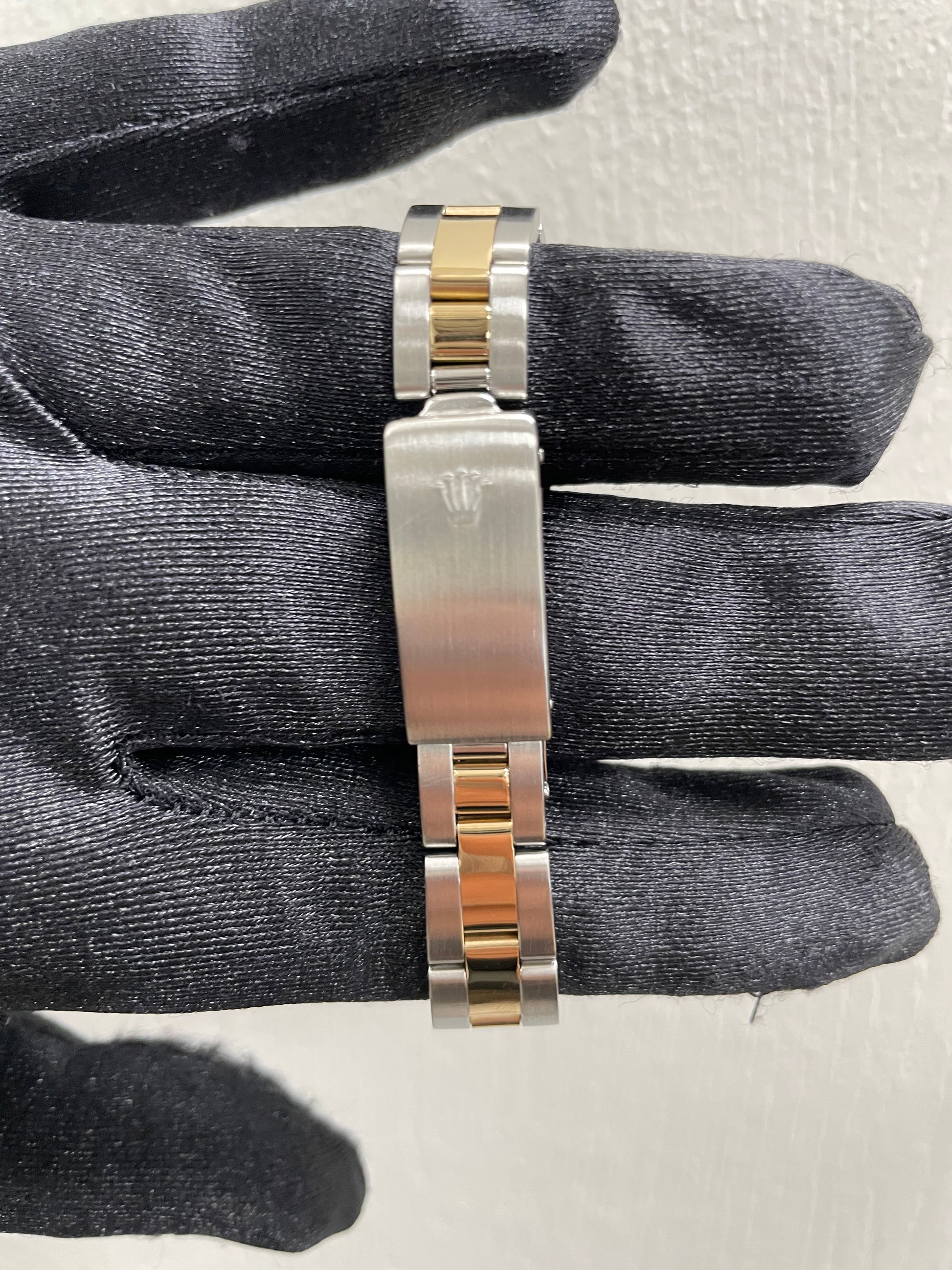 Rolex Datejust Gold Arabic Dial on Oyster Ref. 69173 Papers 1987 — view 2