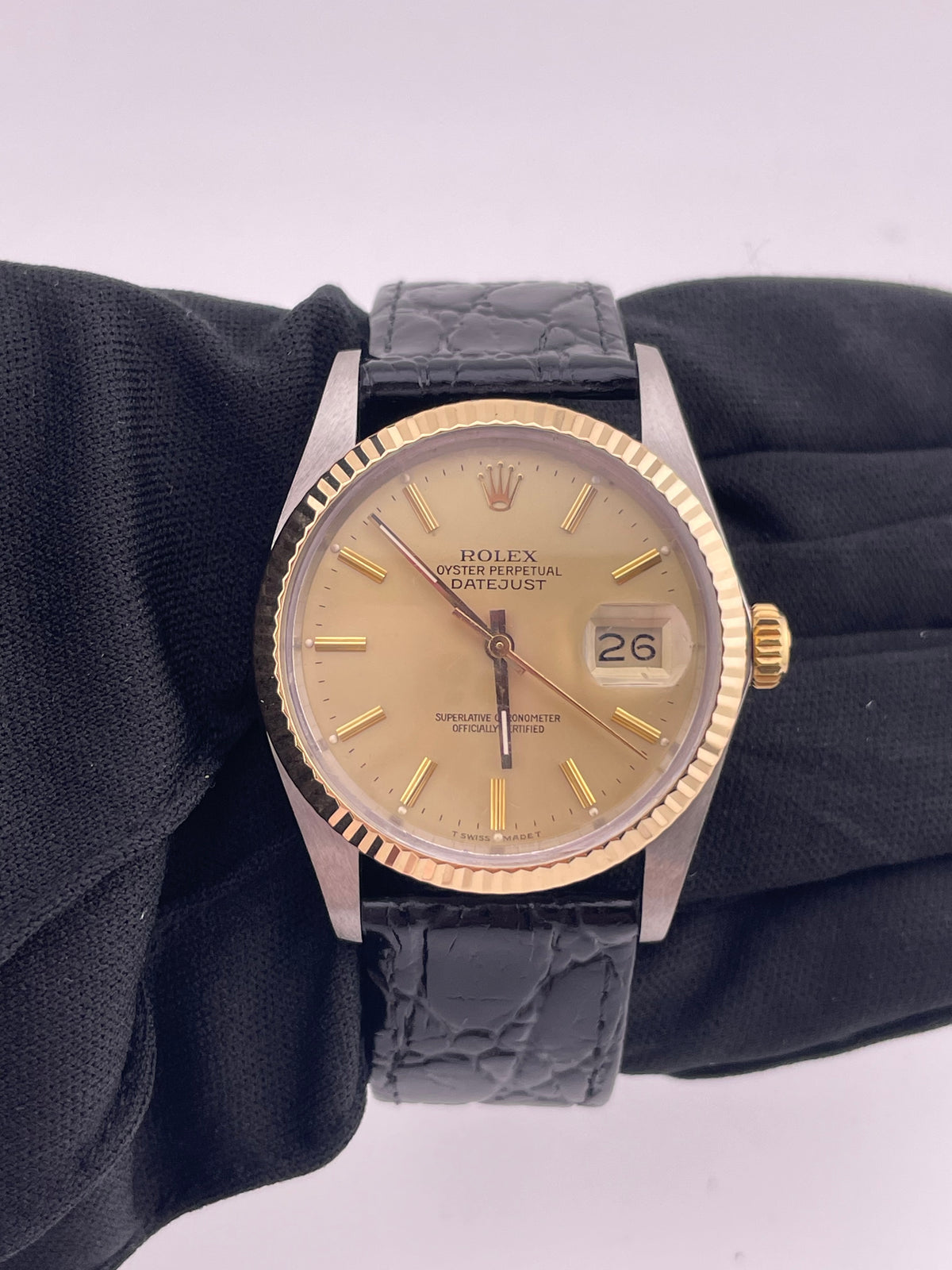 Rolex Datejust 36 Champagne Stick Dial on Generic Black Leather Band Ref. 16013 1986 — view 2
