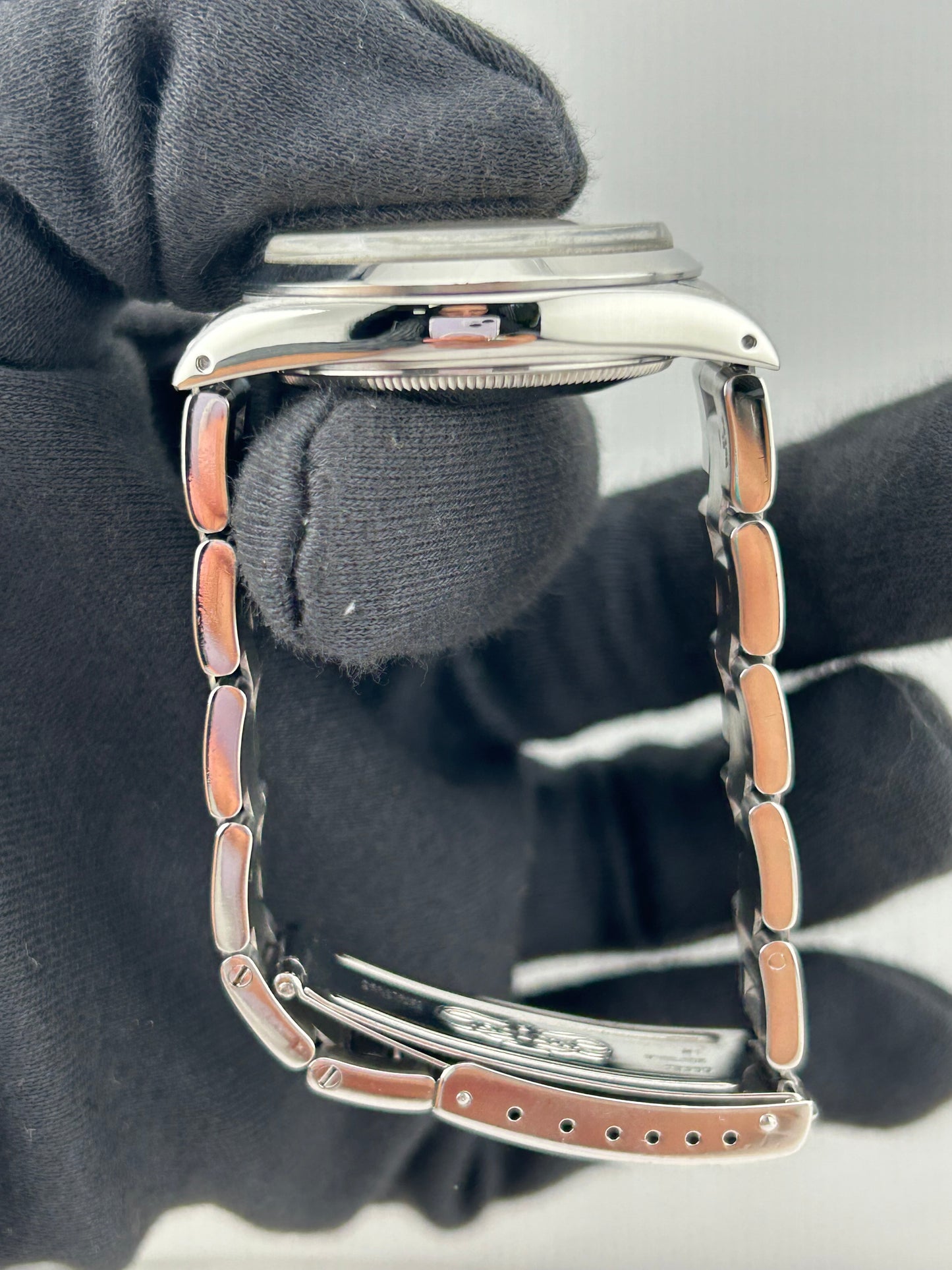 Rolex Oyster Perpetual Date Champagne Dial on Oyster Bracelet Ref. 15000 Papers 1988 — view 6